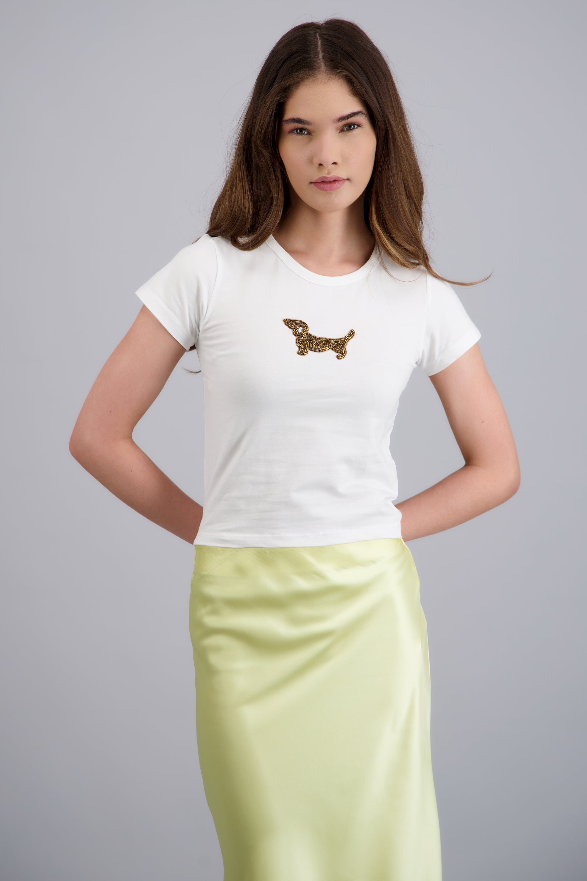 Baby tee detalle perro salchicha BLANCO