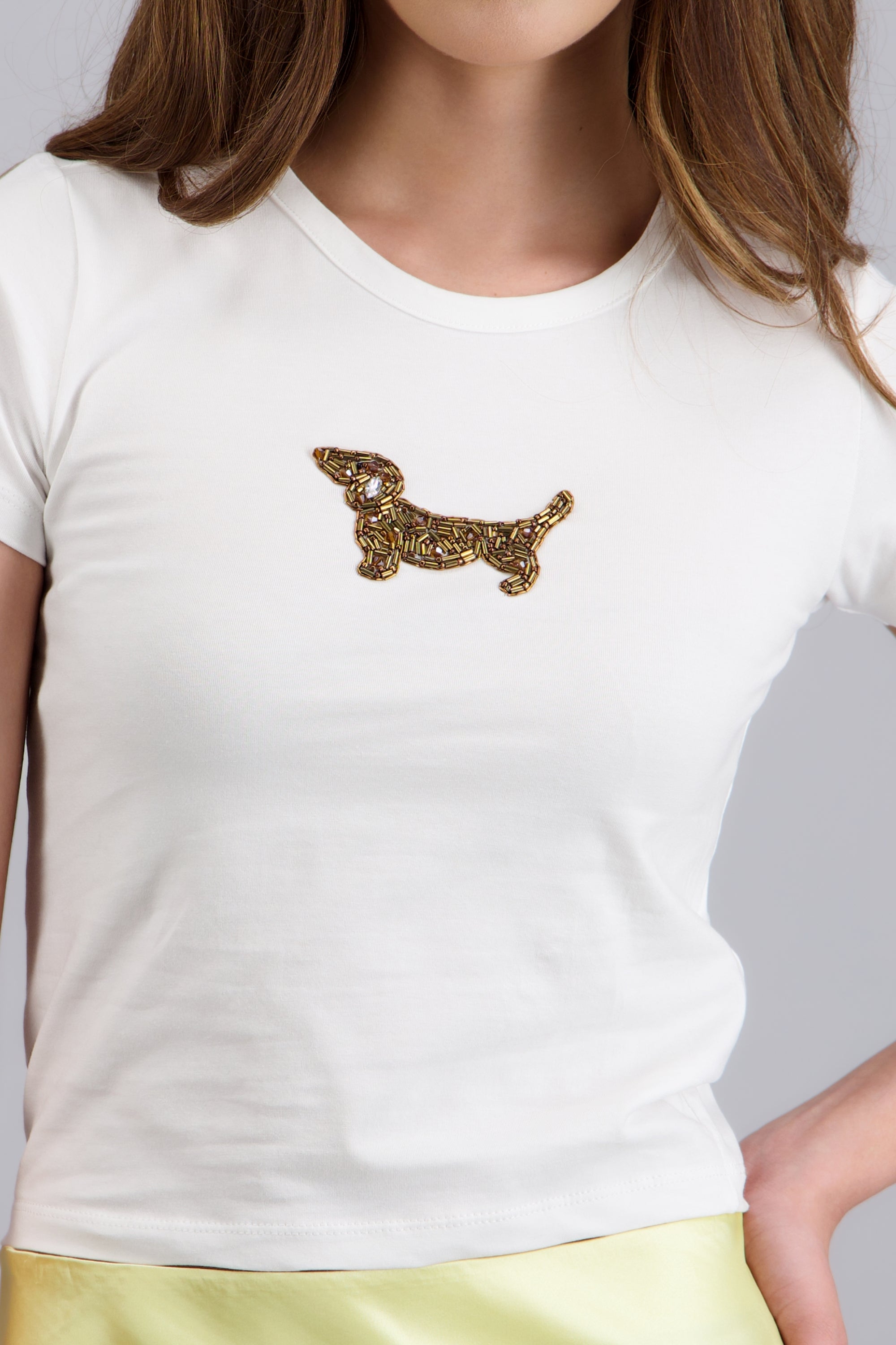 Baby tee detalle perro salchicha BLANCO