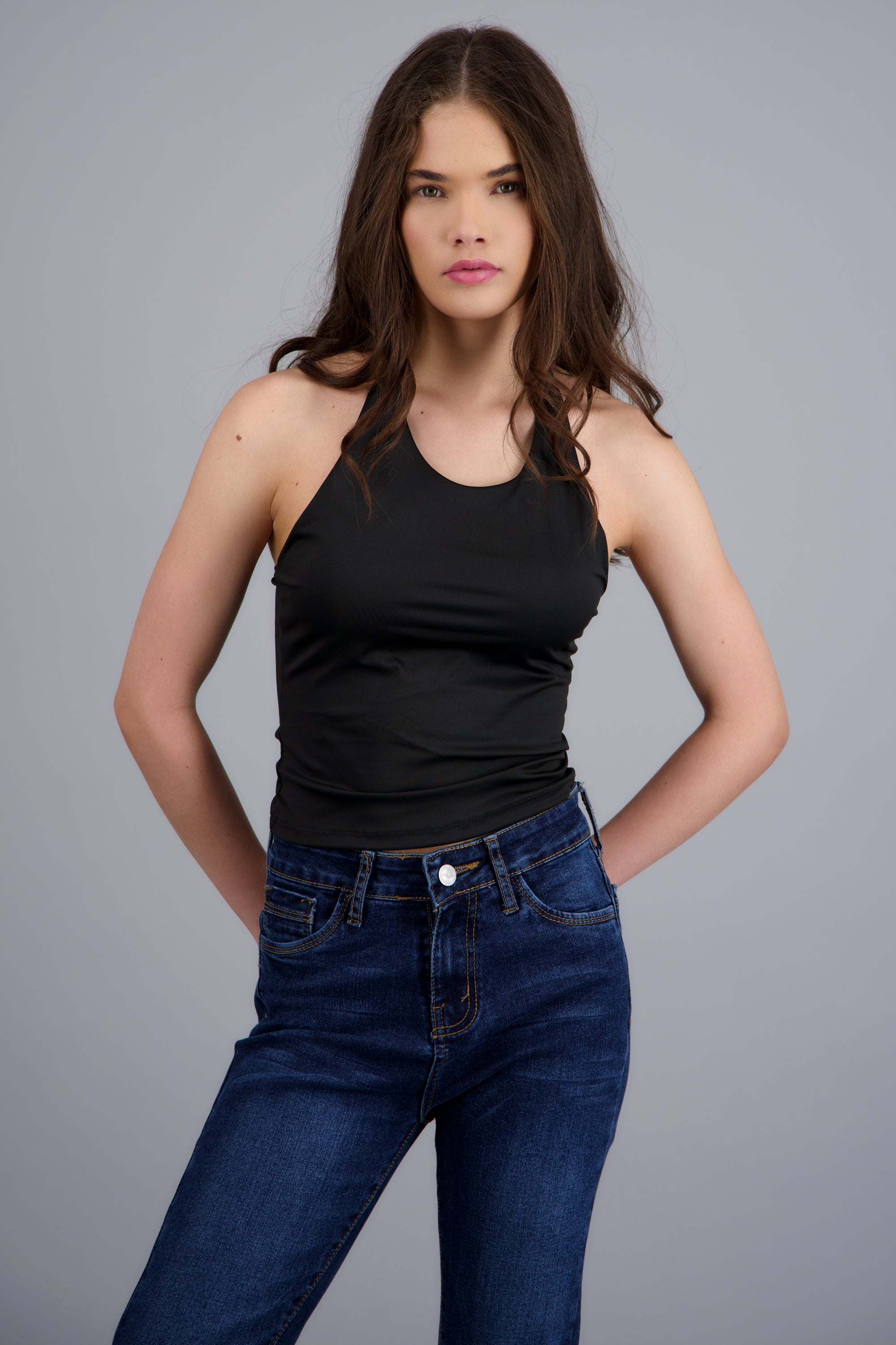 Top halter escote redondo NEGRO