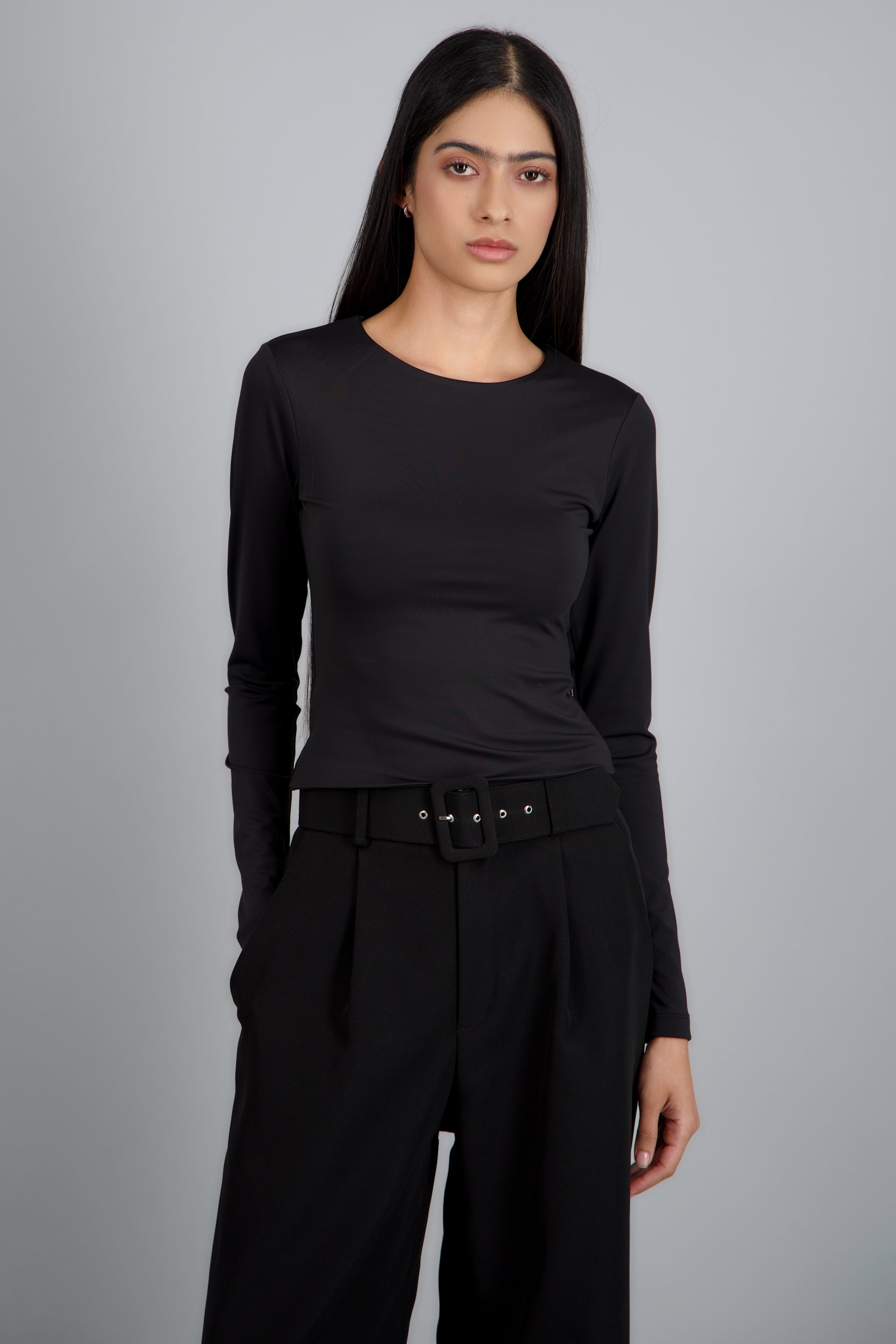 top cuello redondo manga larga NEGRO