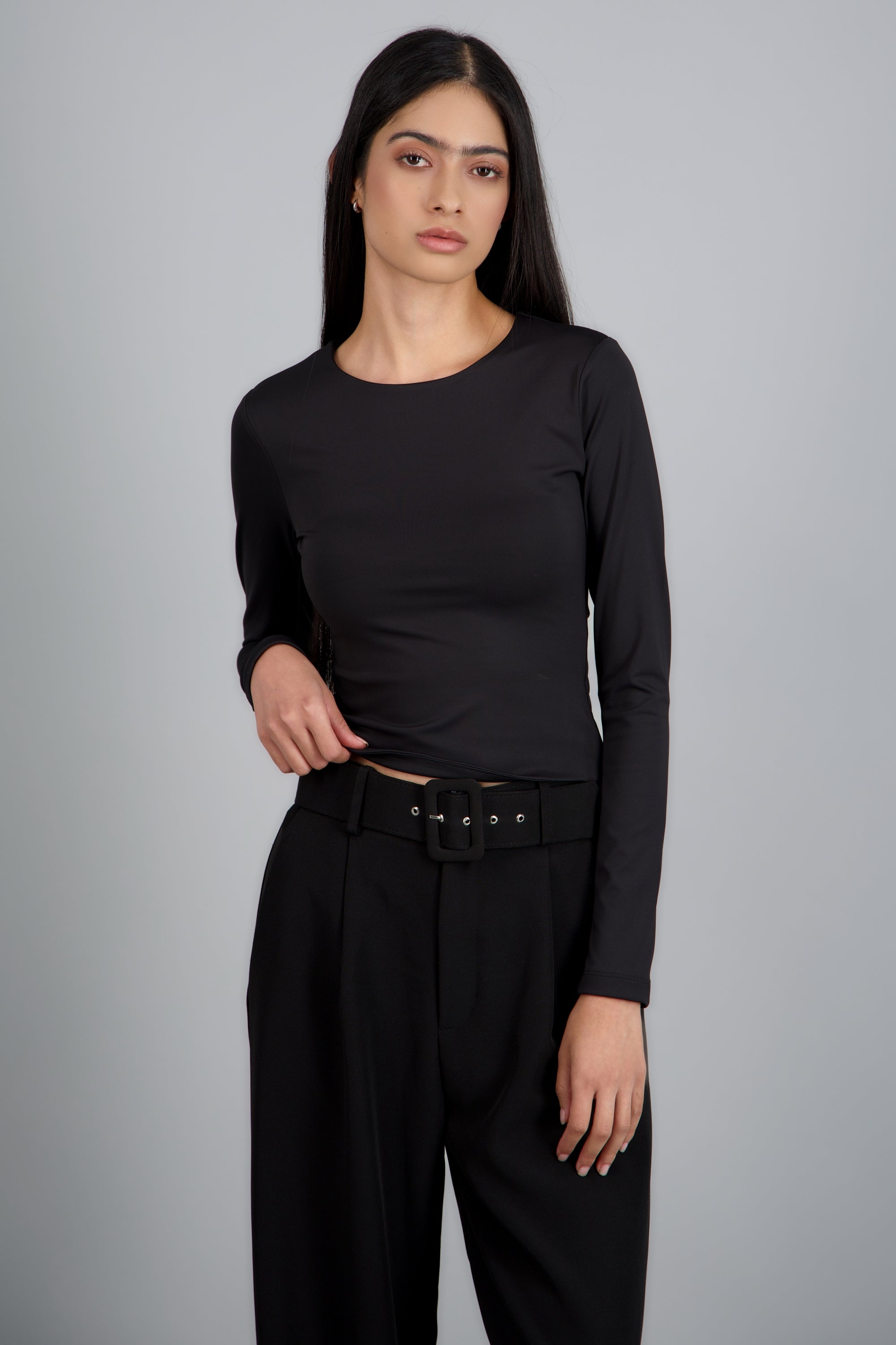 top cuello redondo manga larga NEGRO