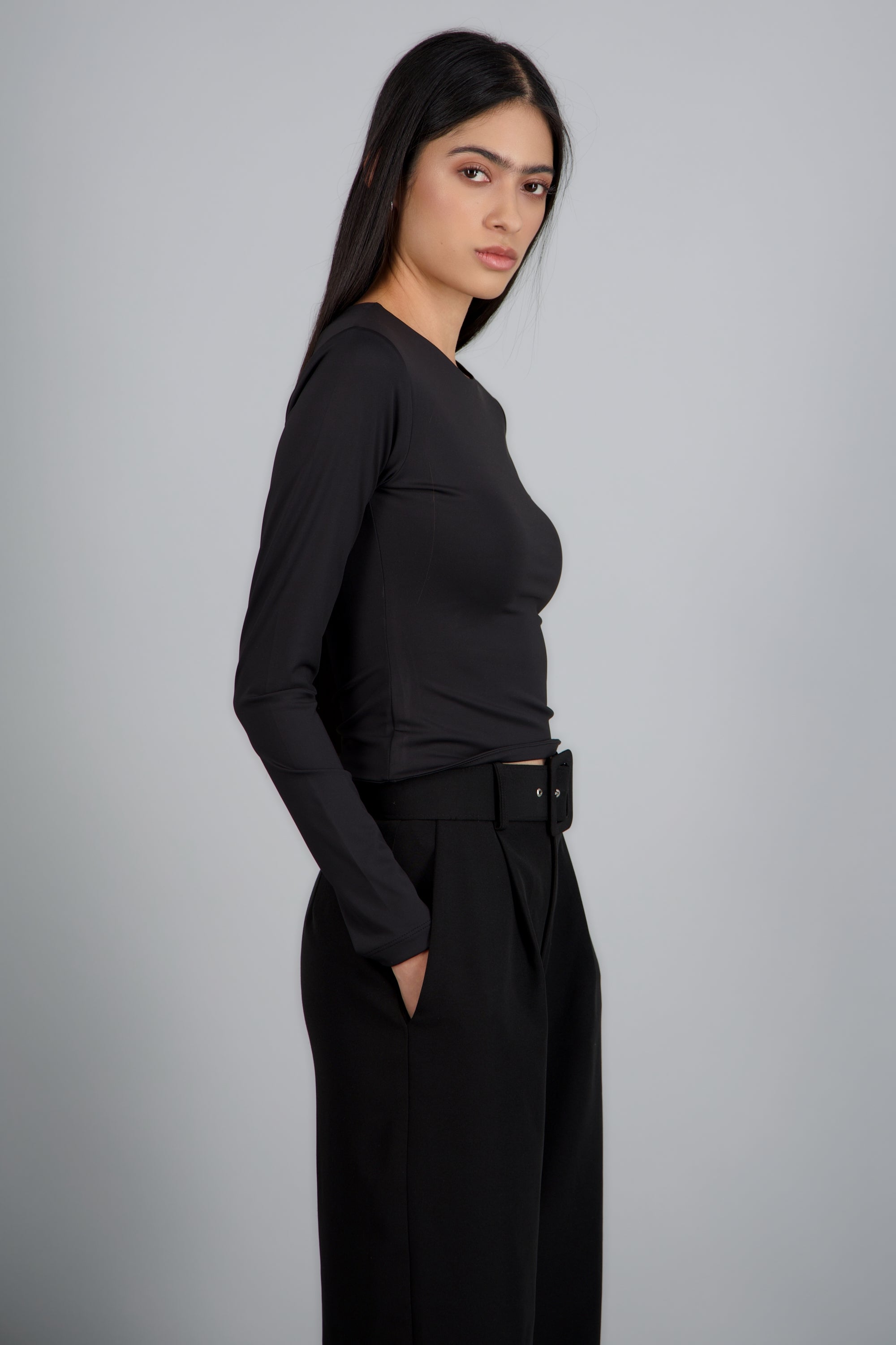 top cuello redondo manga larga NEGRO