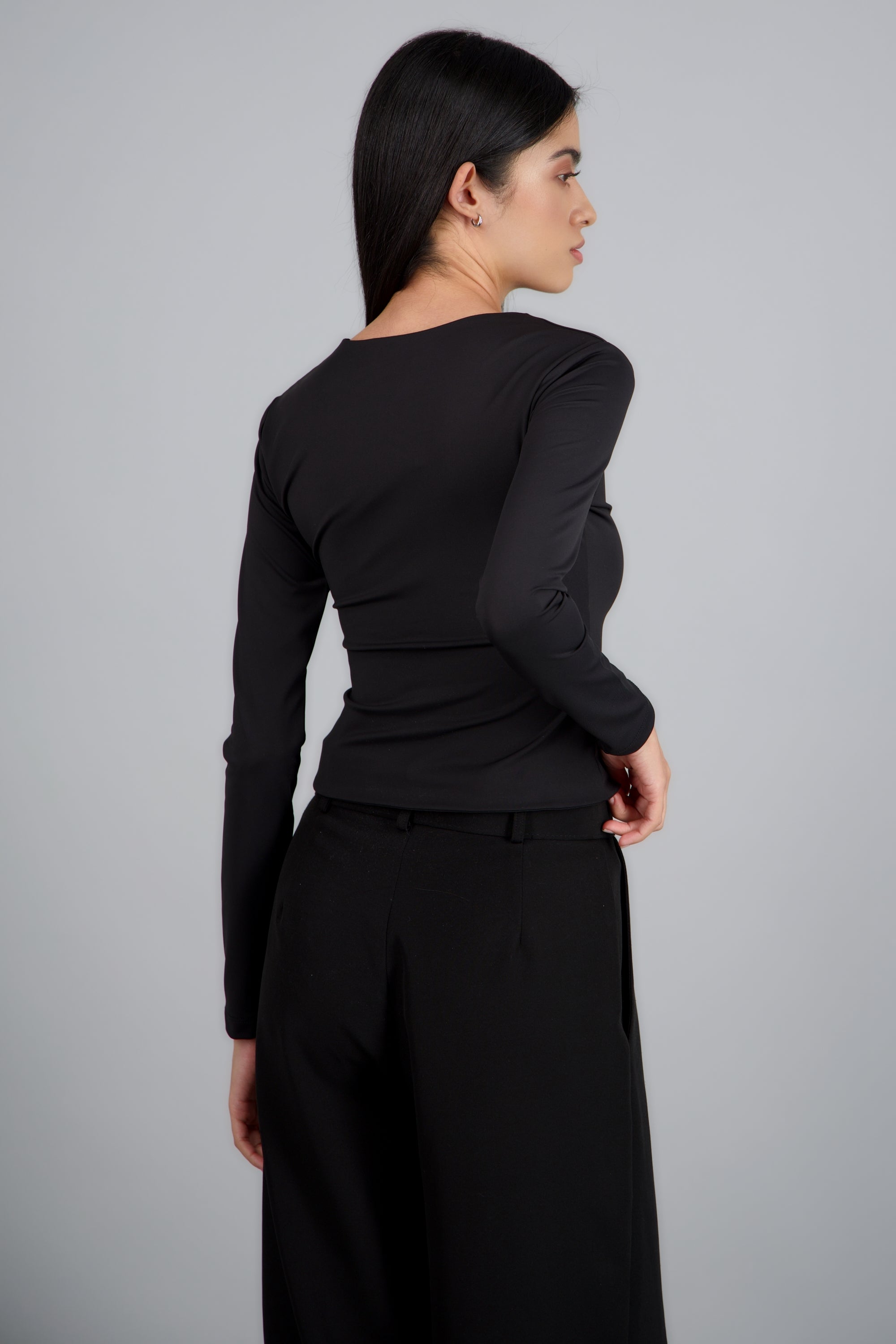 top cuello redondo manga larga NEGRO