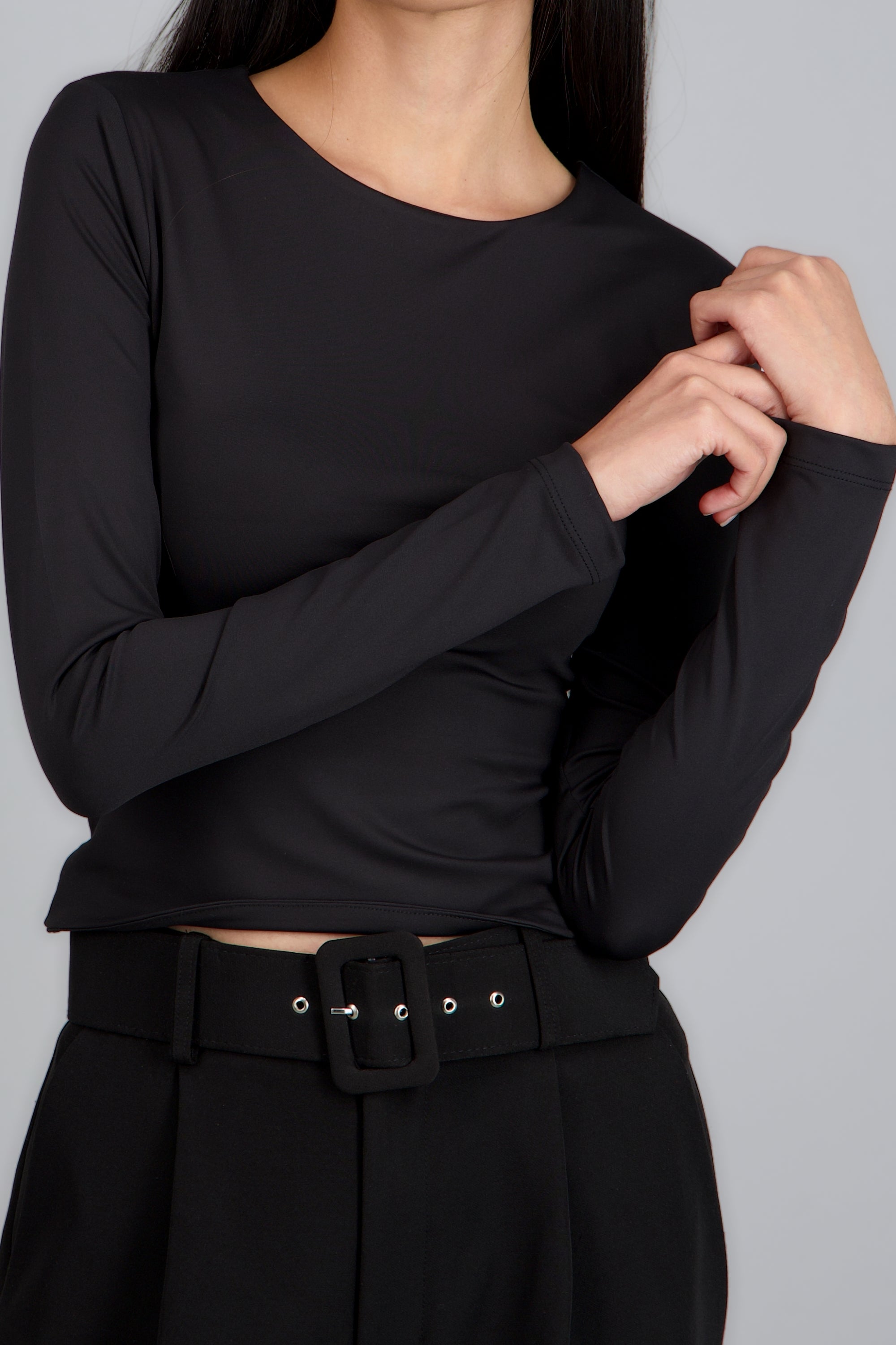 top cuello redondo manga larga NEGRO
