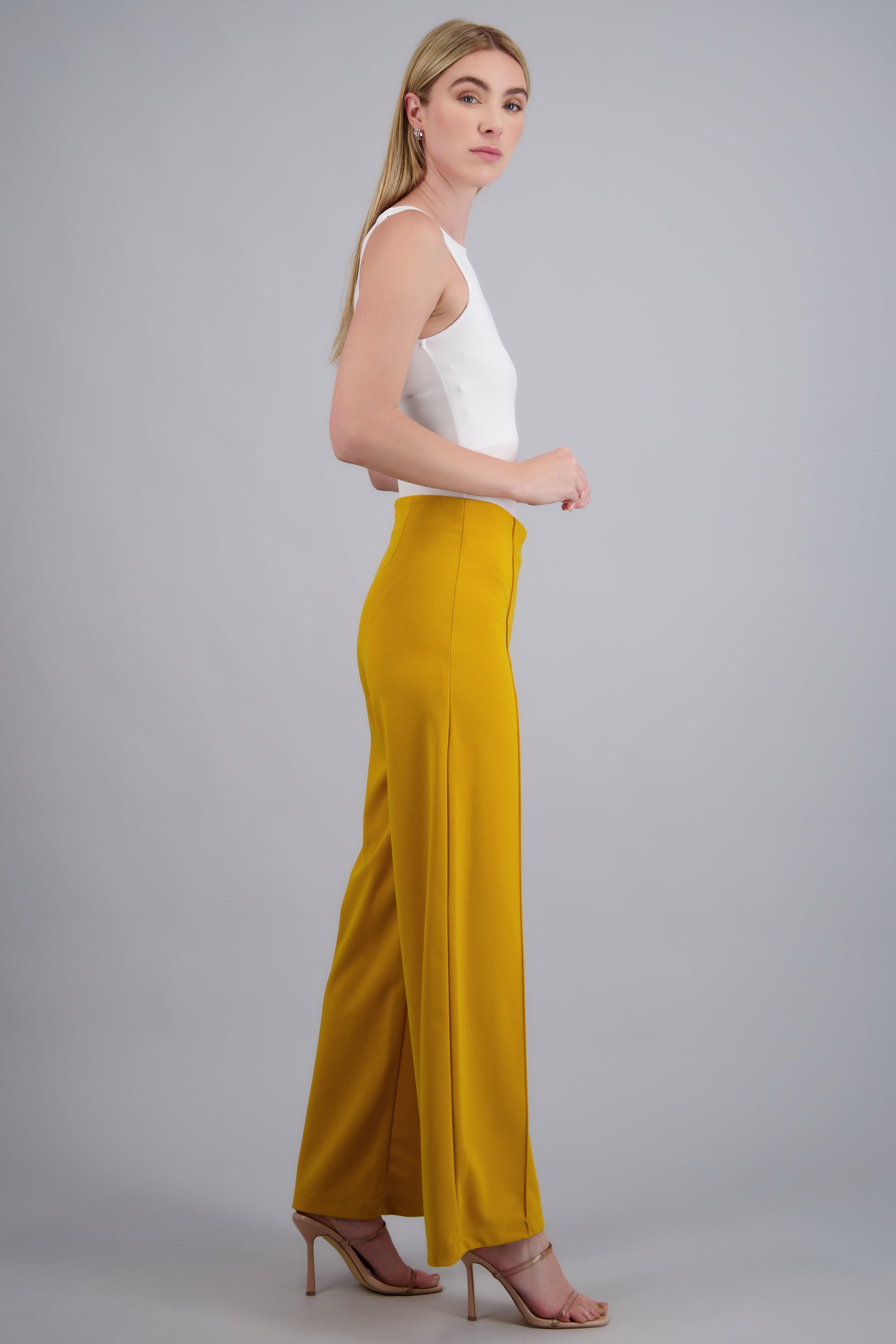 Pantalo amplio costura frontal MOSTAZA