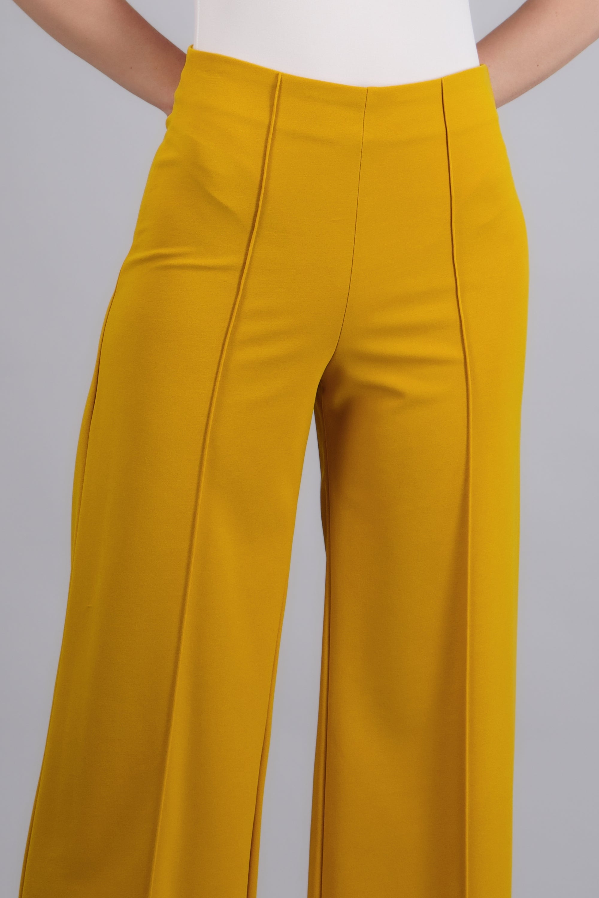 Pantalo amplio costura frontal MOSTAZA