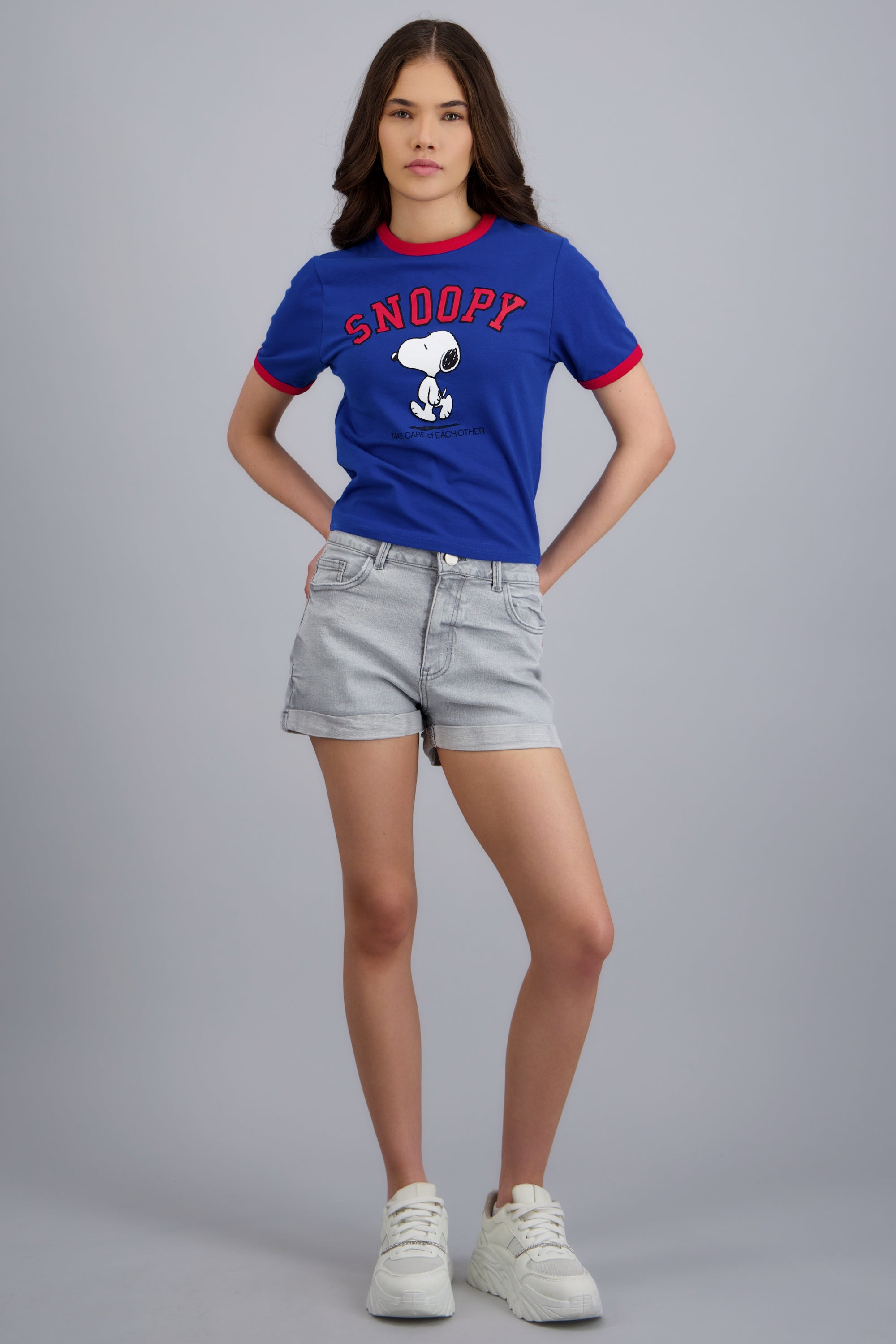 Crop fit snoopy contrastes AZUL COMBO