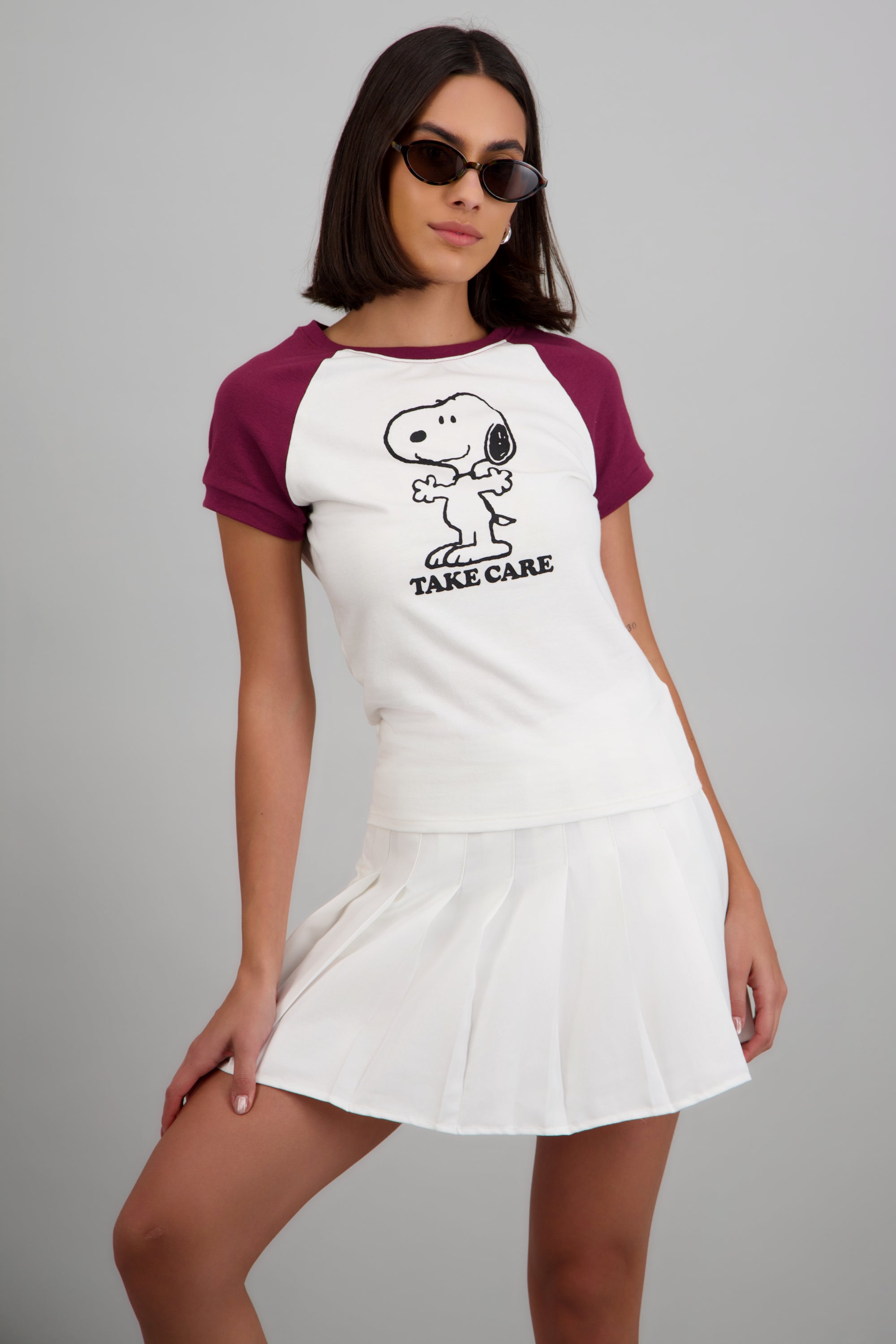 Crop Snoopy manga corta Contrastes CIRUELA