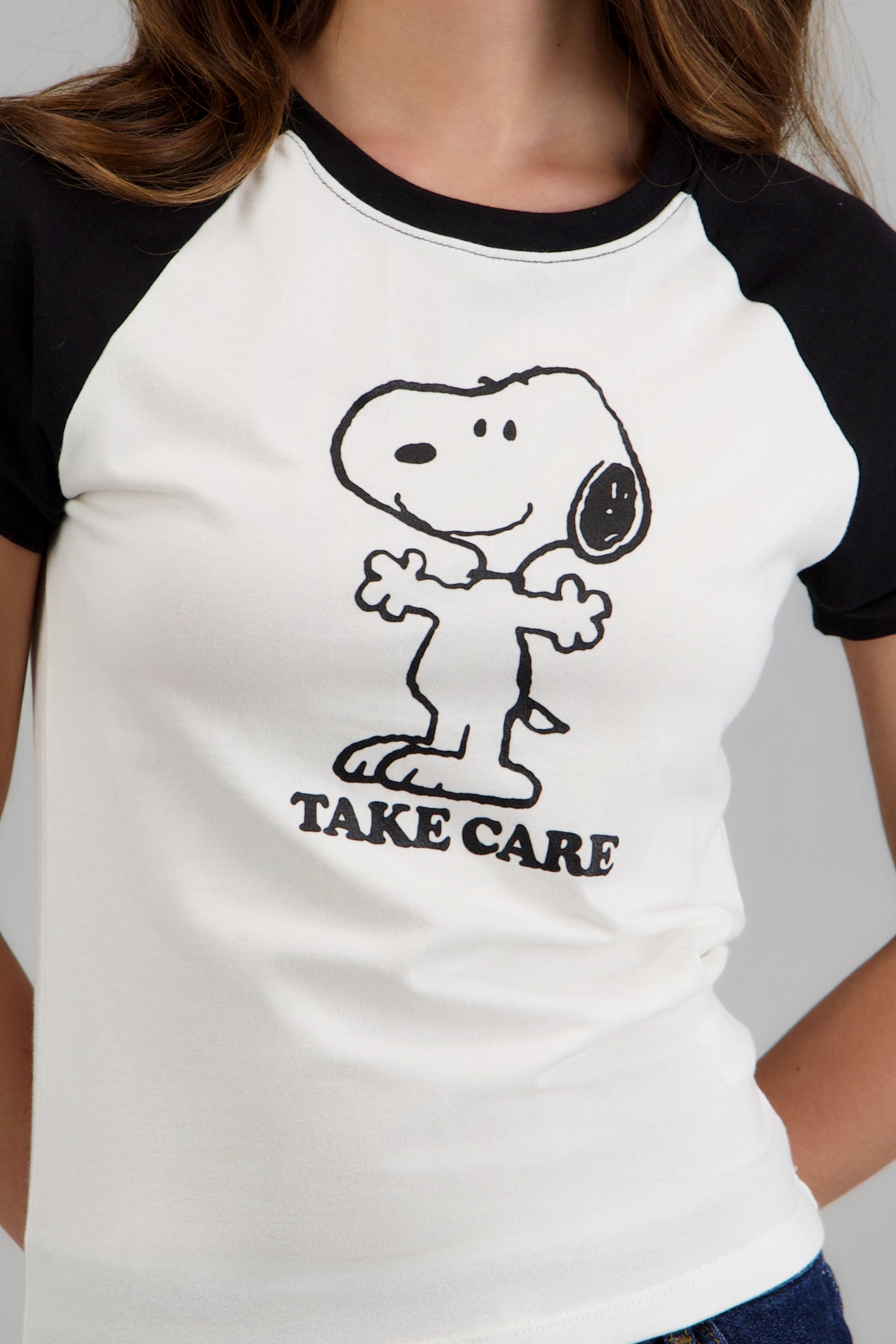 Crop Snoopy manga corta Contrastes NEGRO