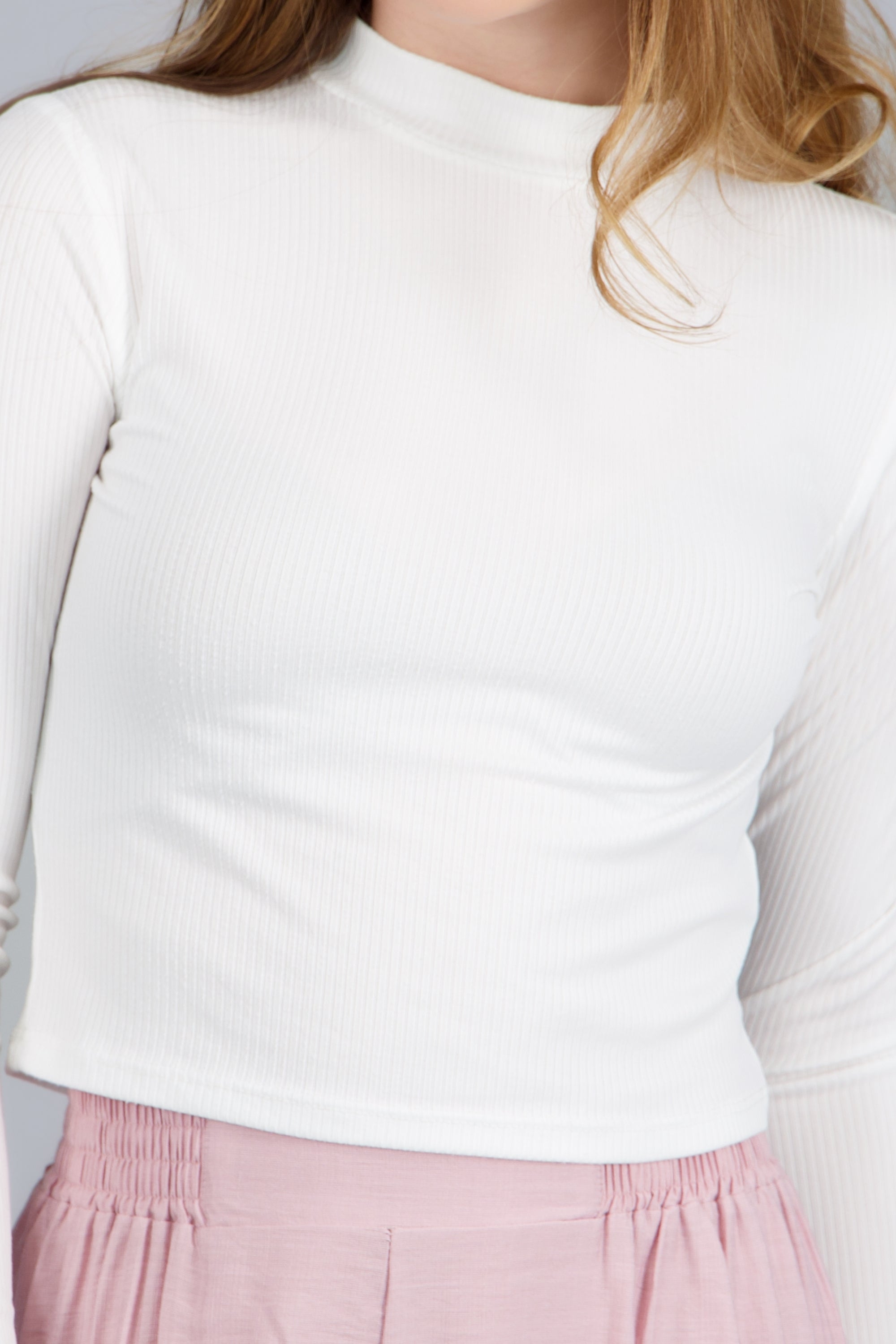 Top crop manga larga cuello alto HUESO