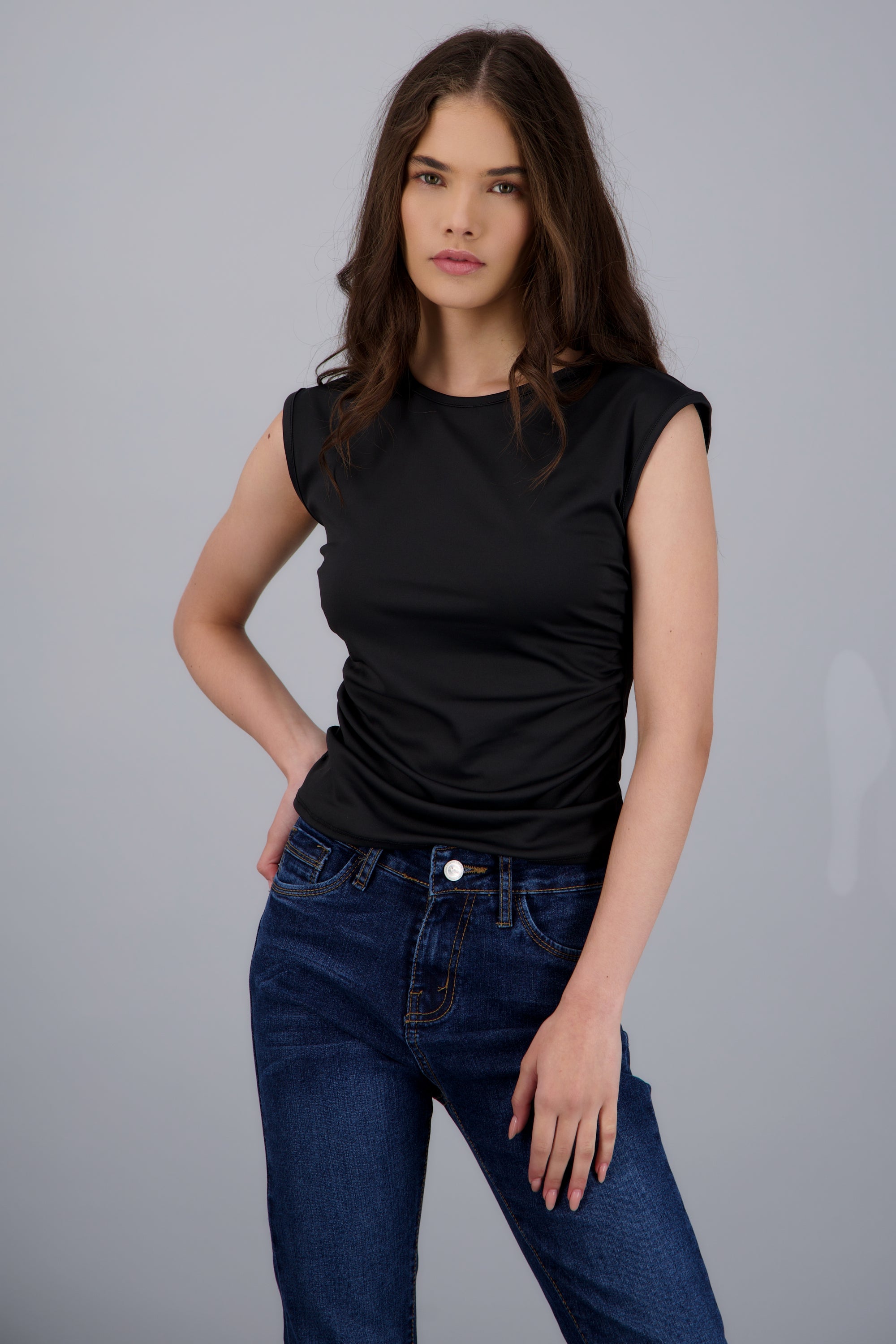 Top sin mangas drapeado NEGRO