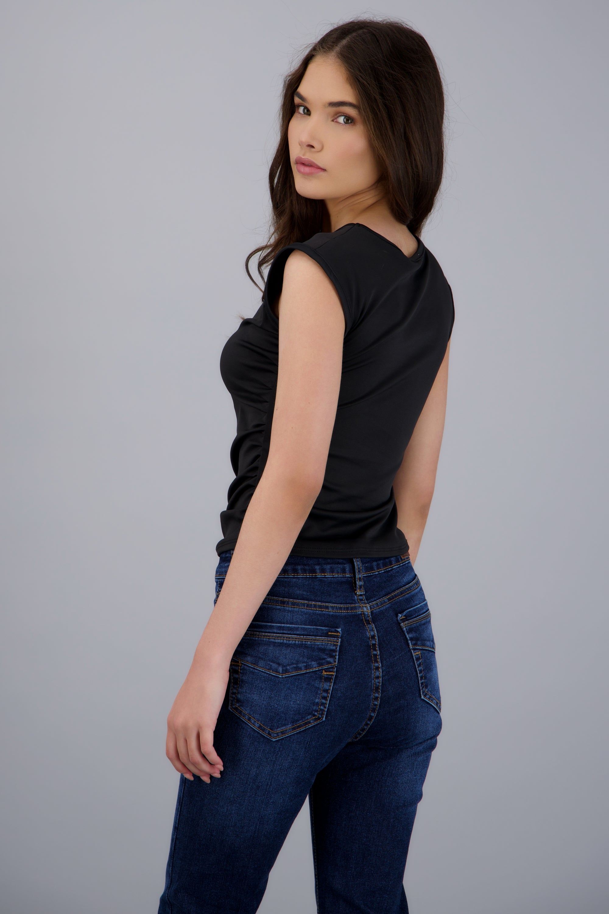 Top sin mangas drapeado NEGRO