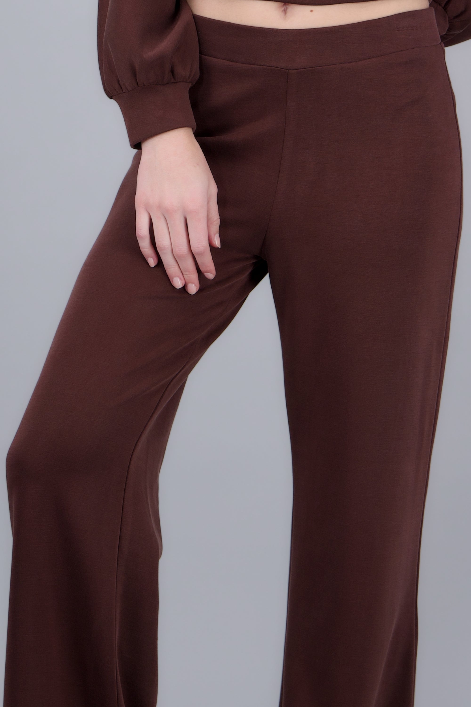 Pantalon liso flare CHOCOLATE
