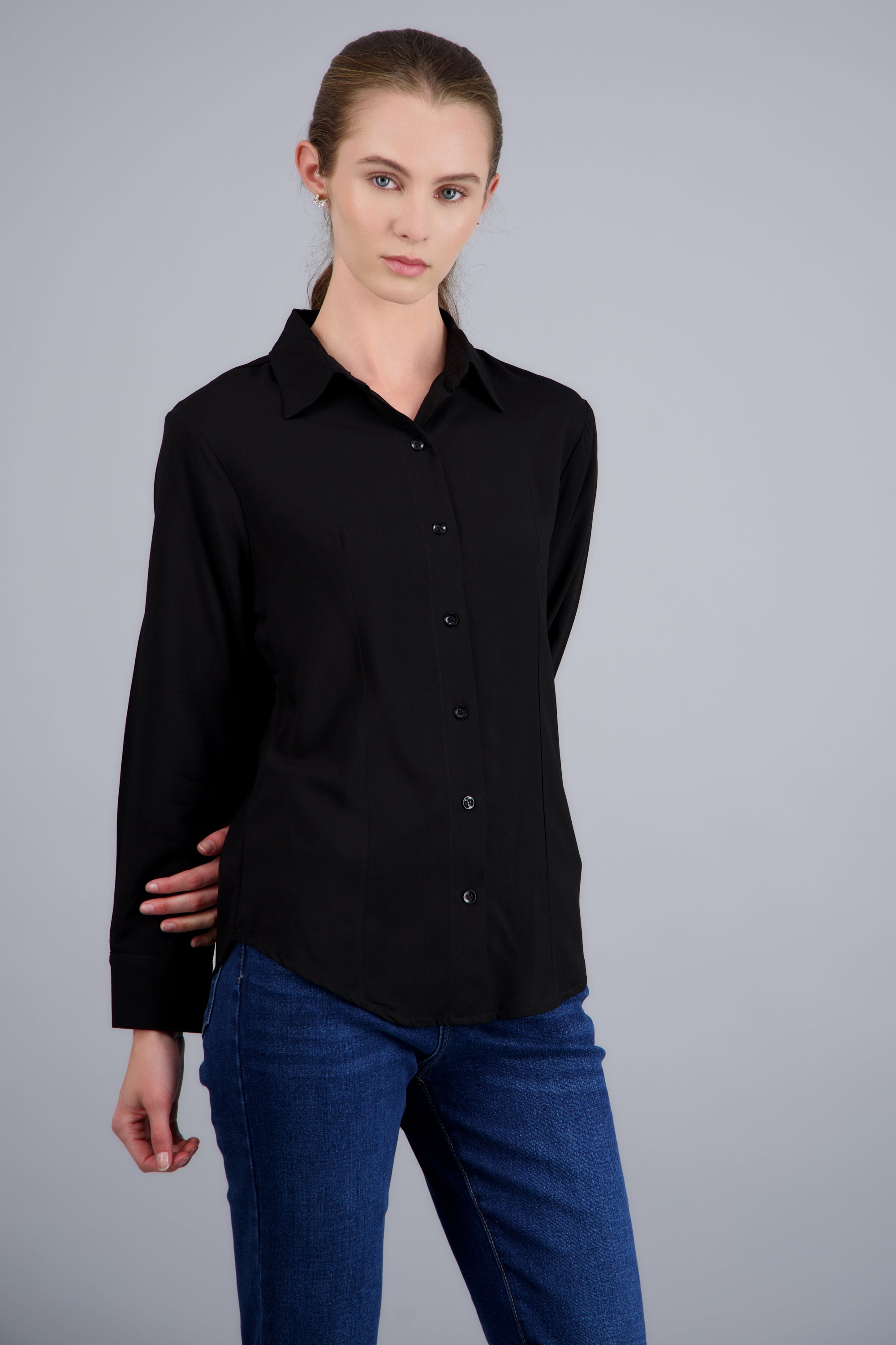 Camisa manga larga con pinzas NEGRO