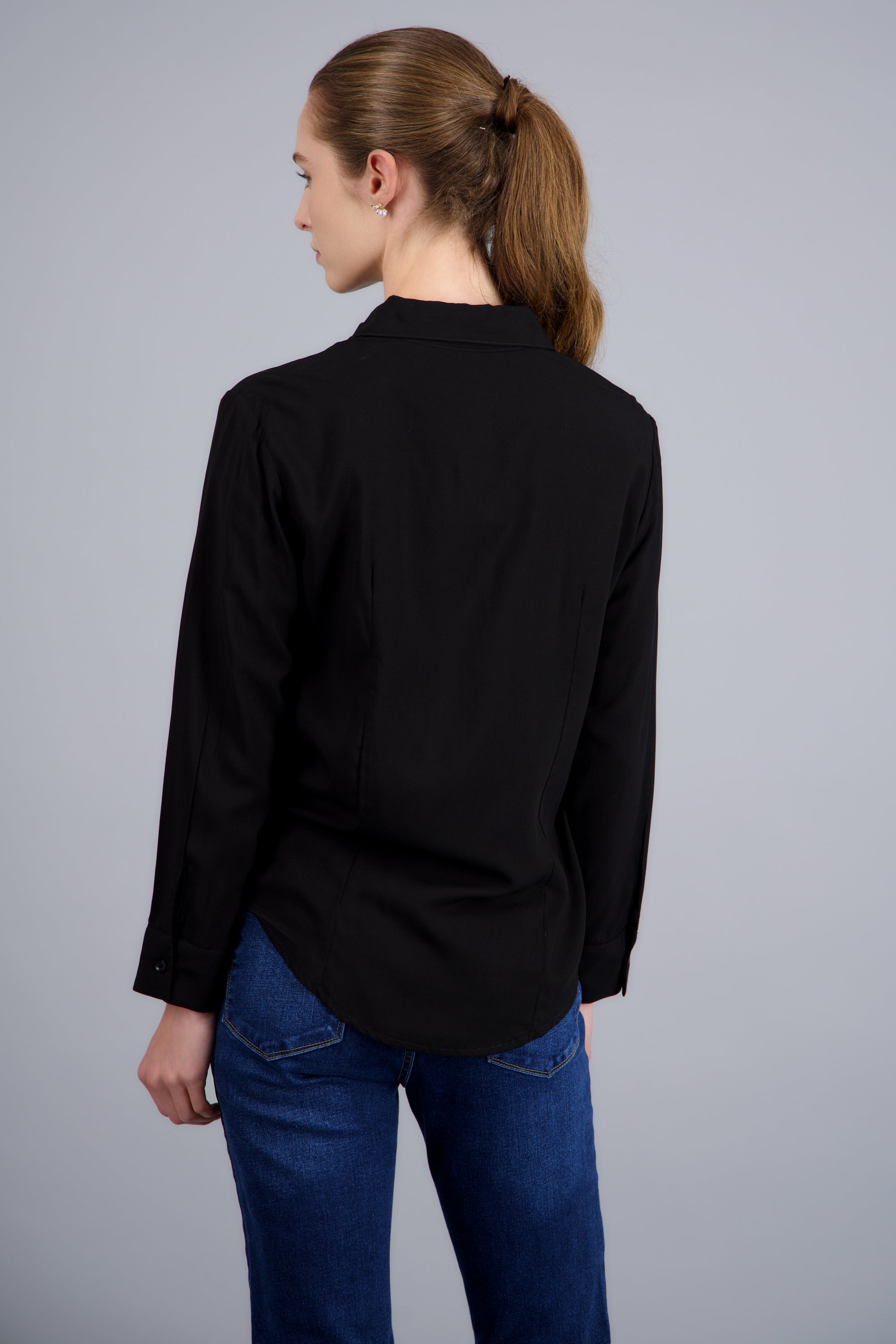 Camisa manga larga con pinzas NEGRO