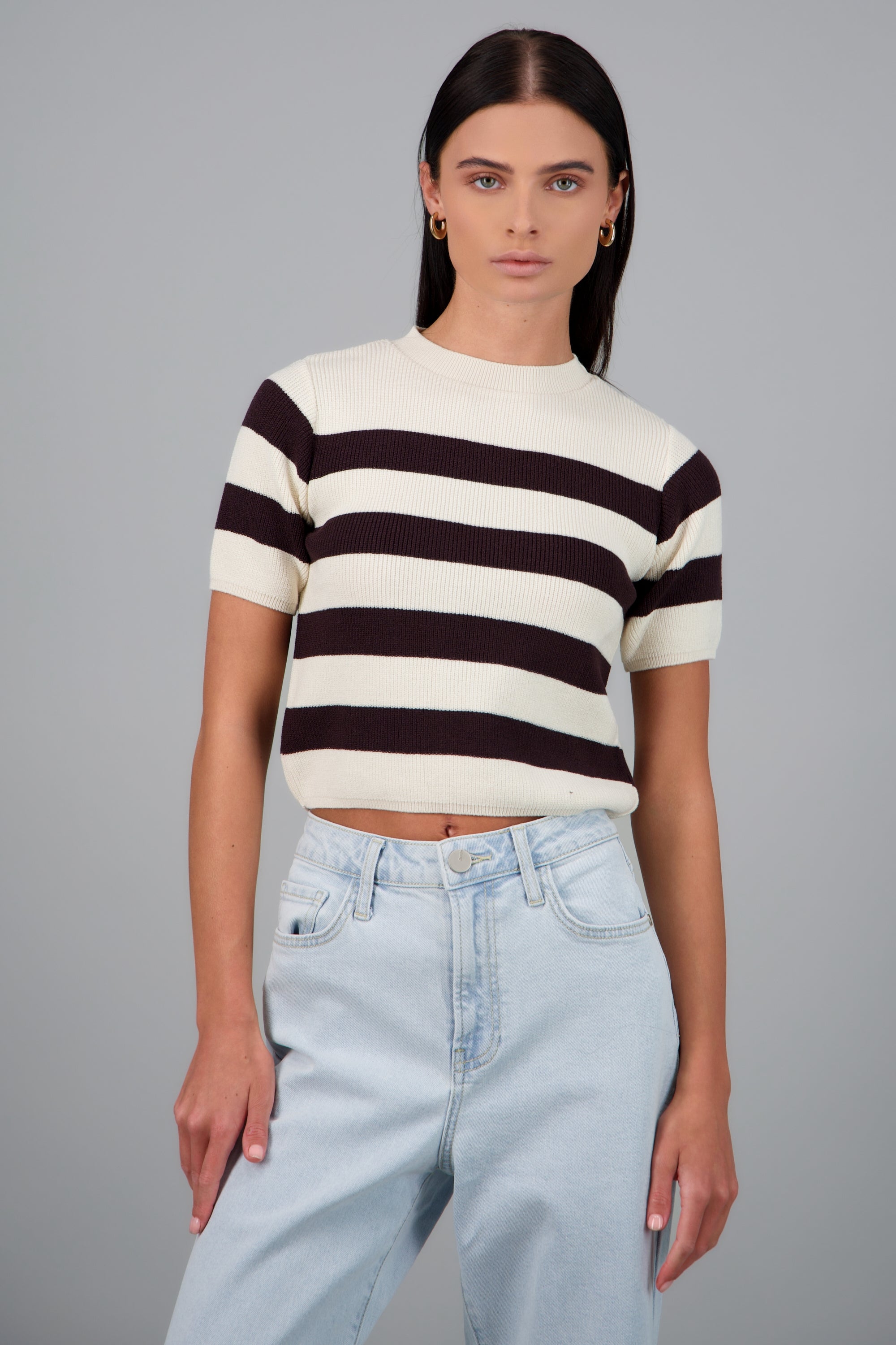 Top crop rayas manga corta CAFE COMBO