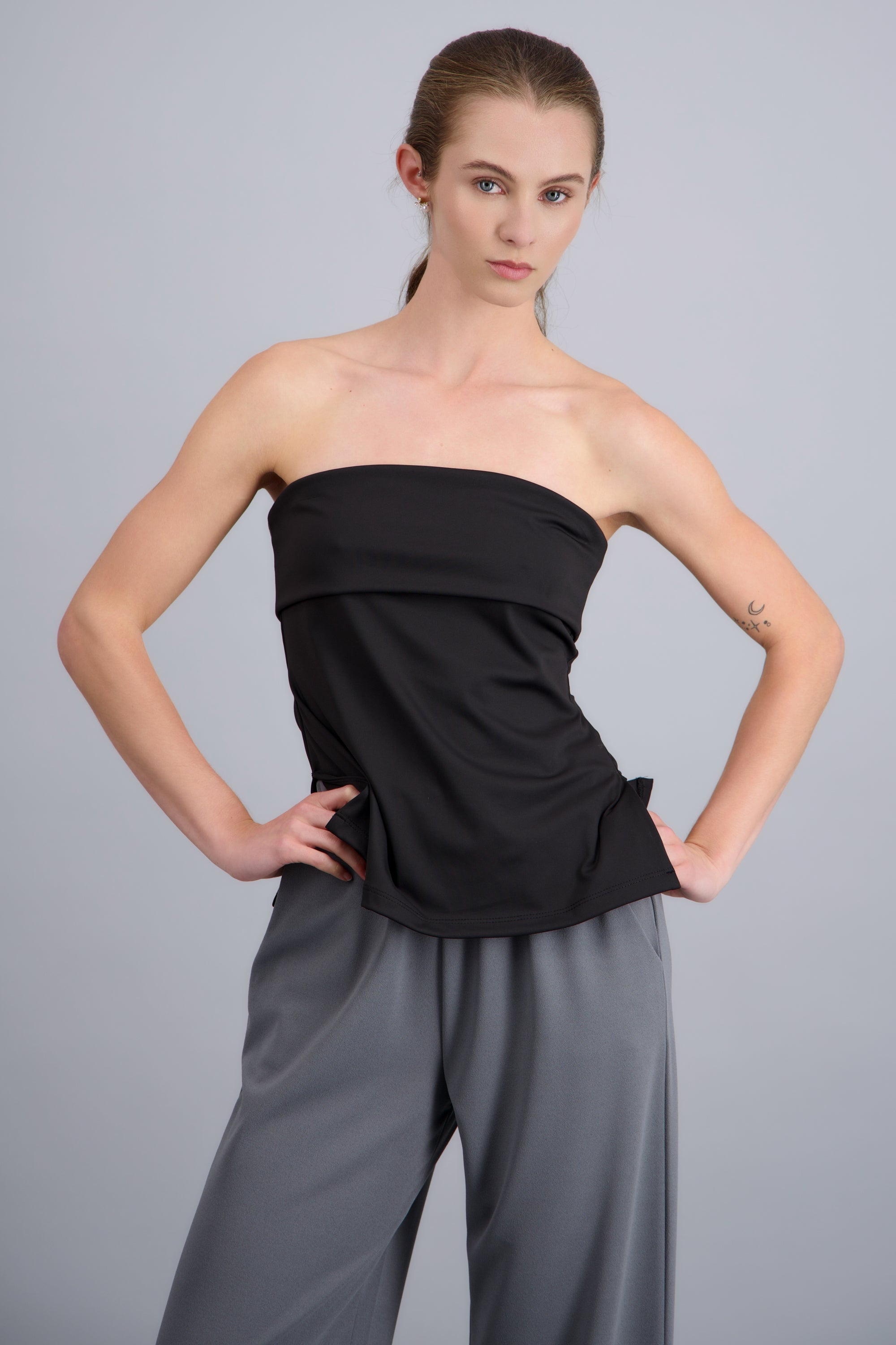 Top strapless con doblez NEGRO