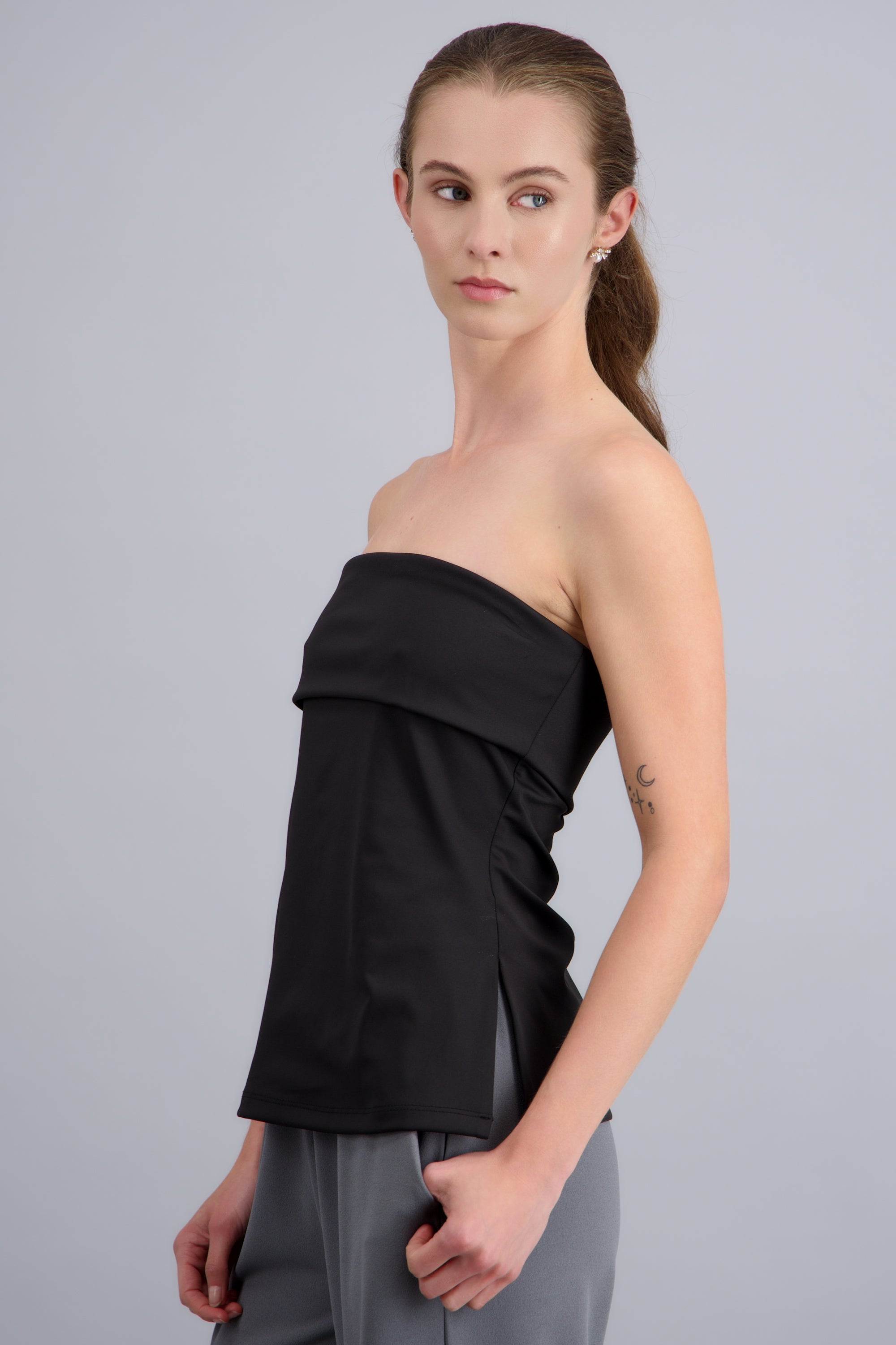 Top strapless con doblez NEGRO
