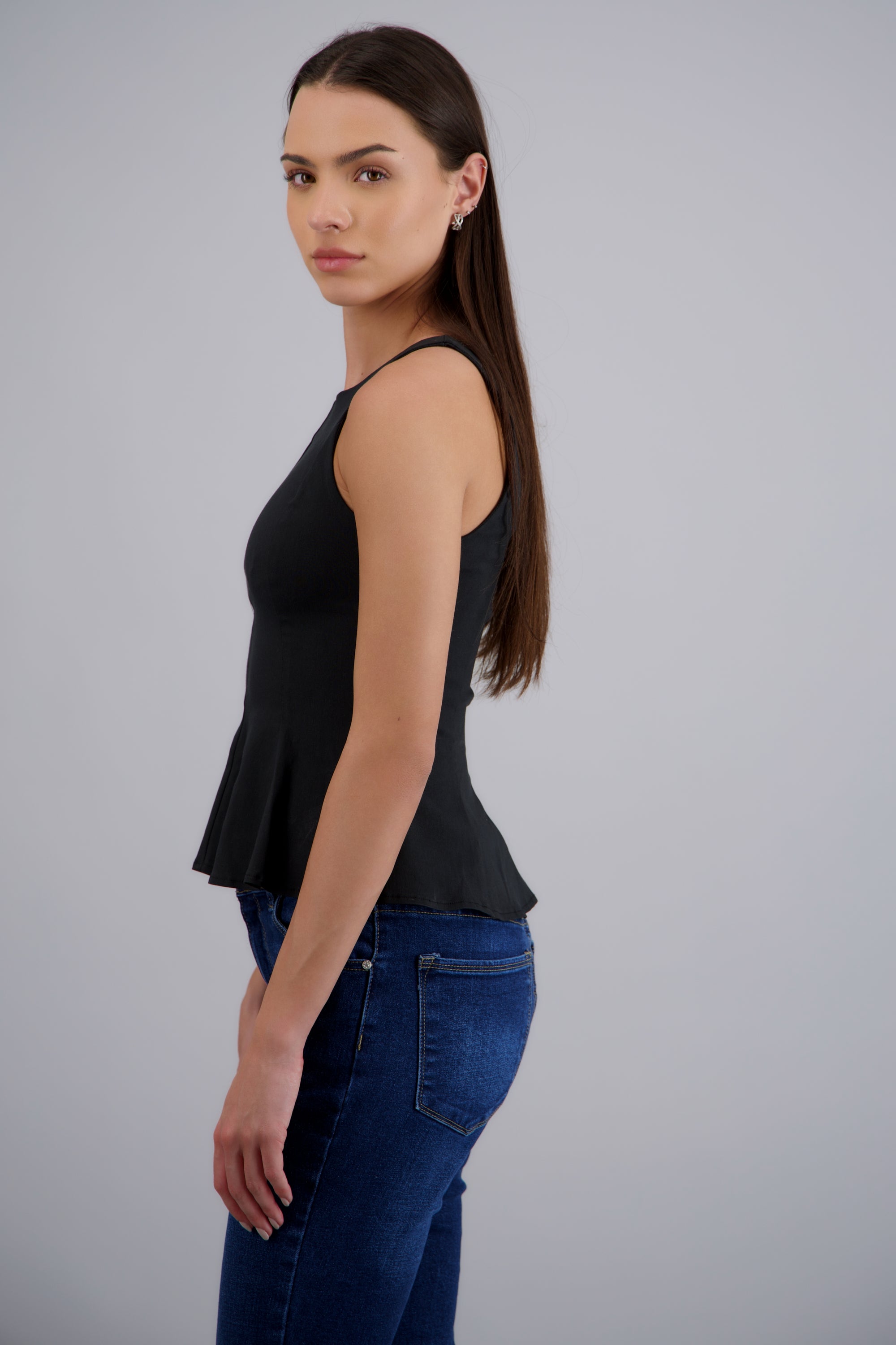 Blusa sin mangas peplum NEGRO