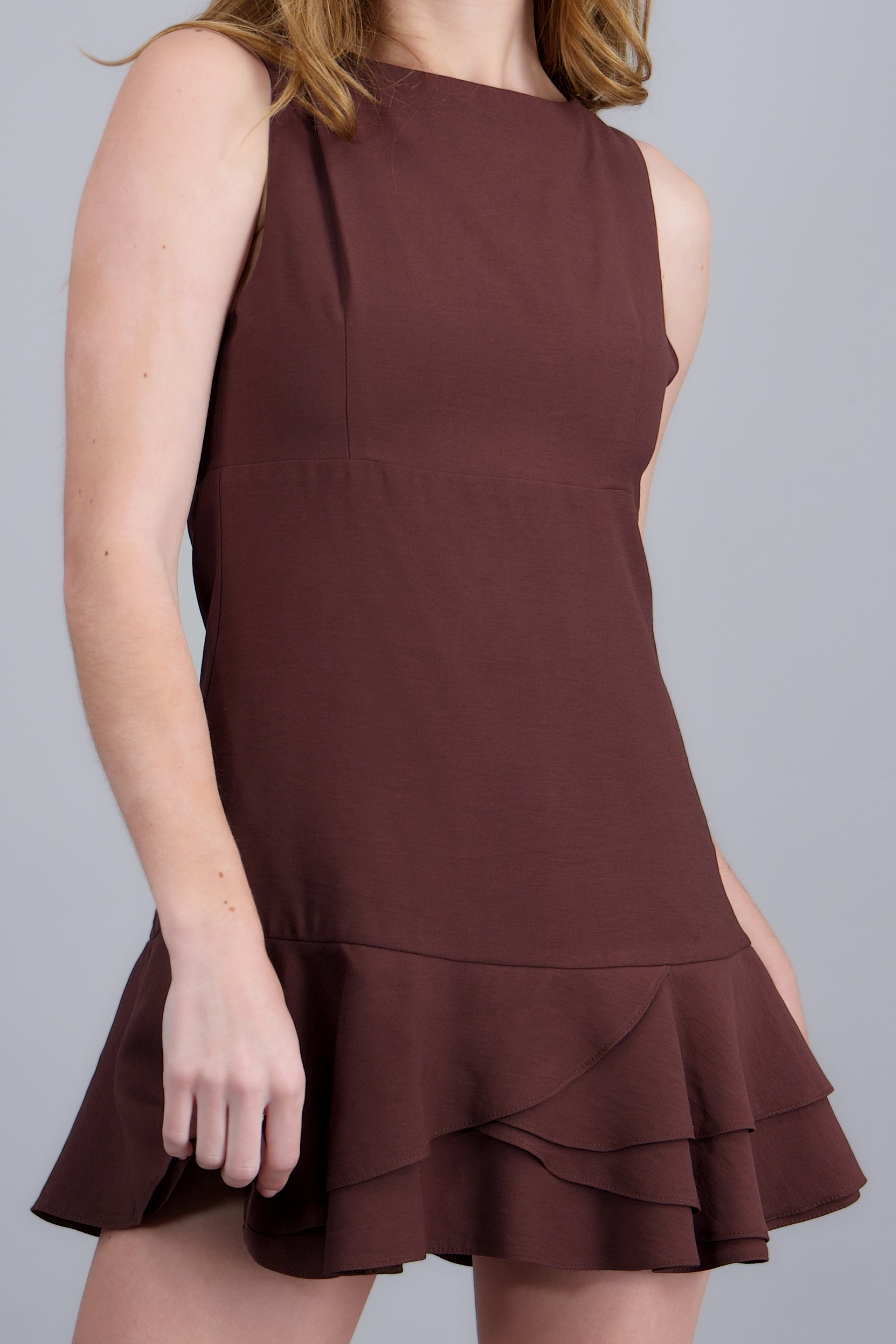 Vestido corto olanes CHOCOLATE
