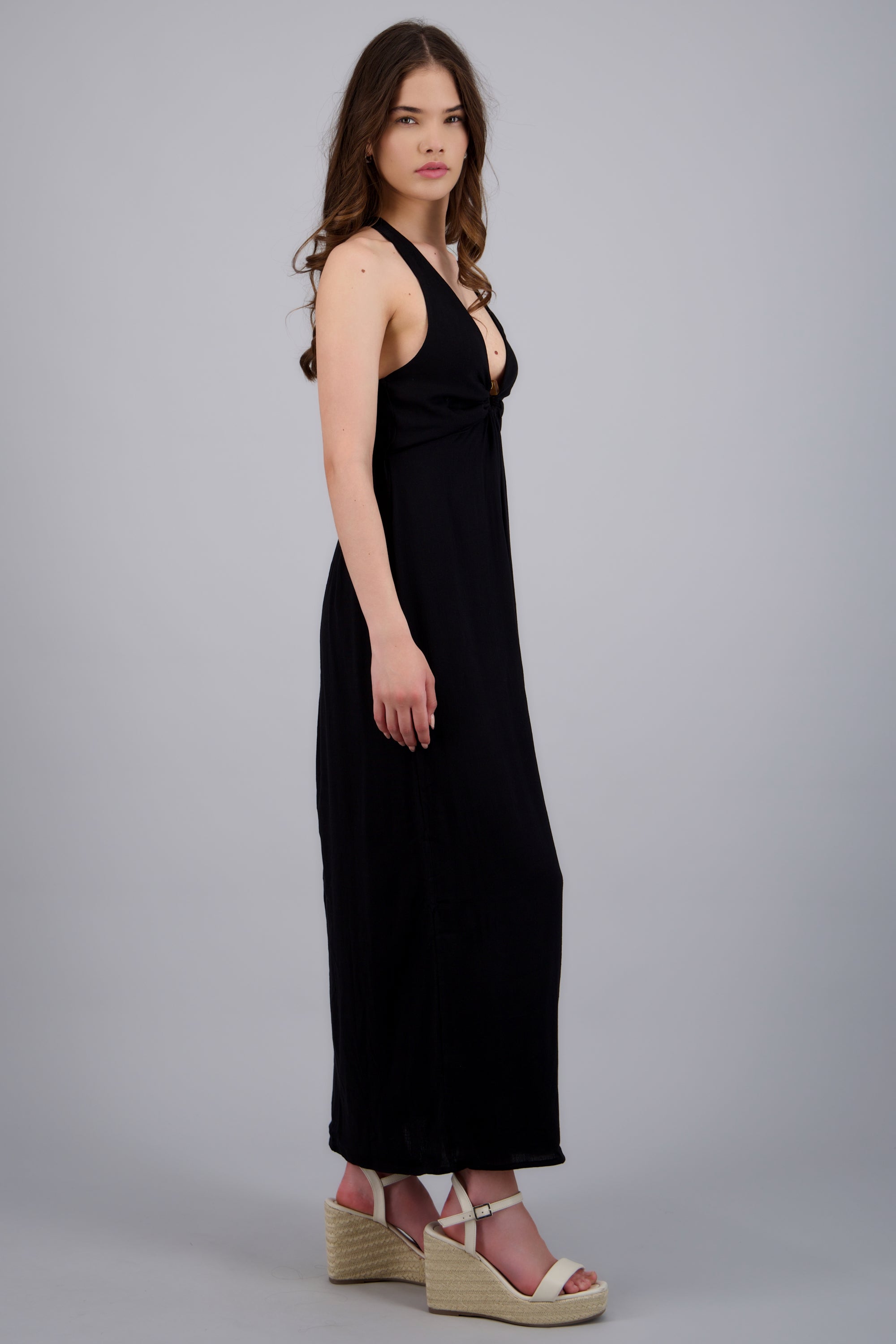 Vestido maxi halter detalle escote argolla NEGRO