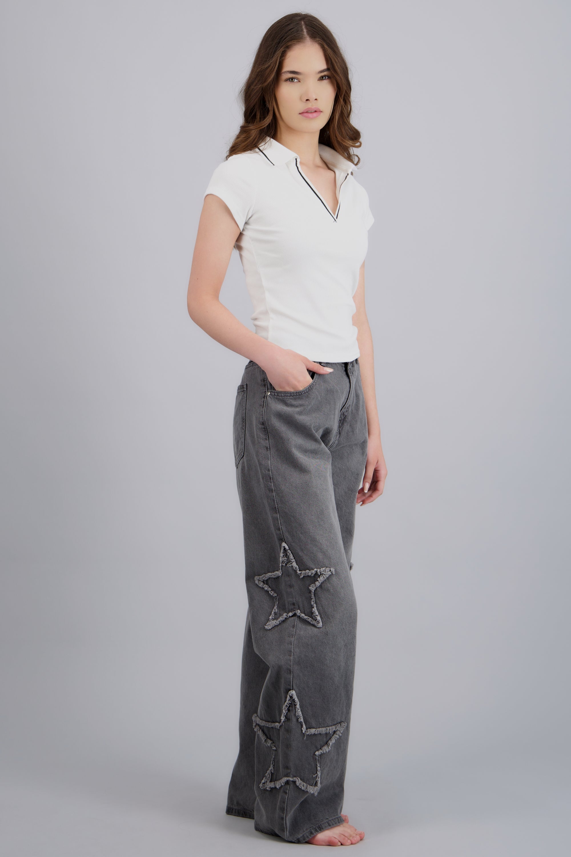 GRAY