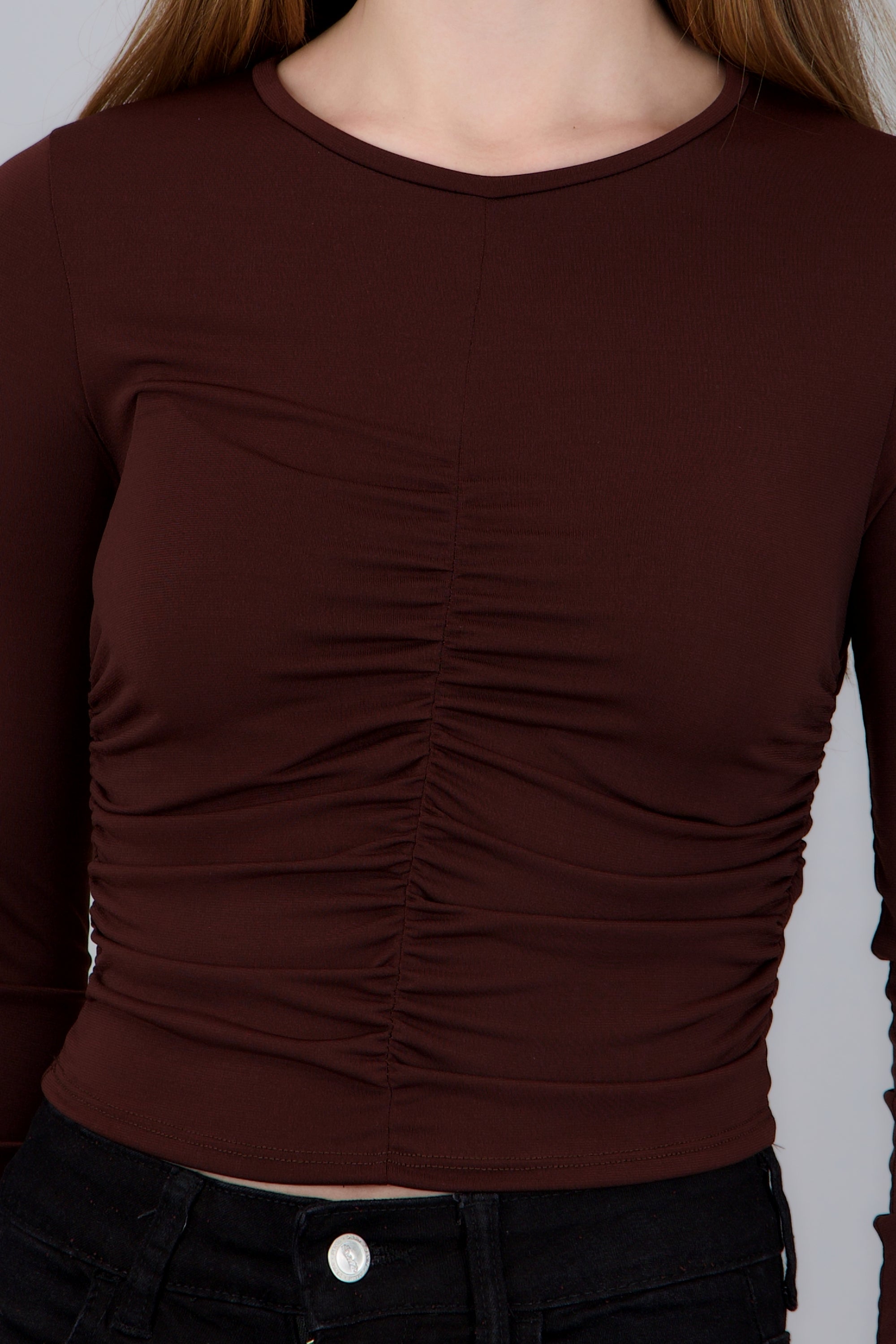 Top manga larga mesh detalle frunce CHOCOLATE
