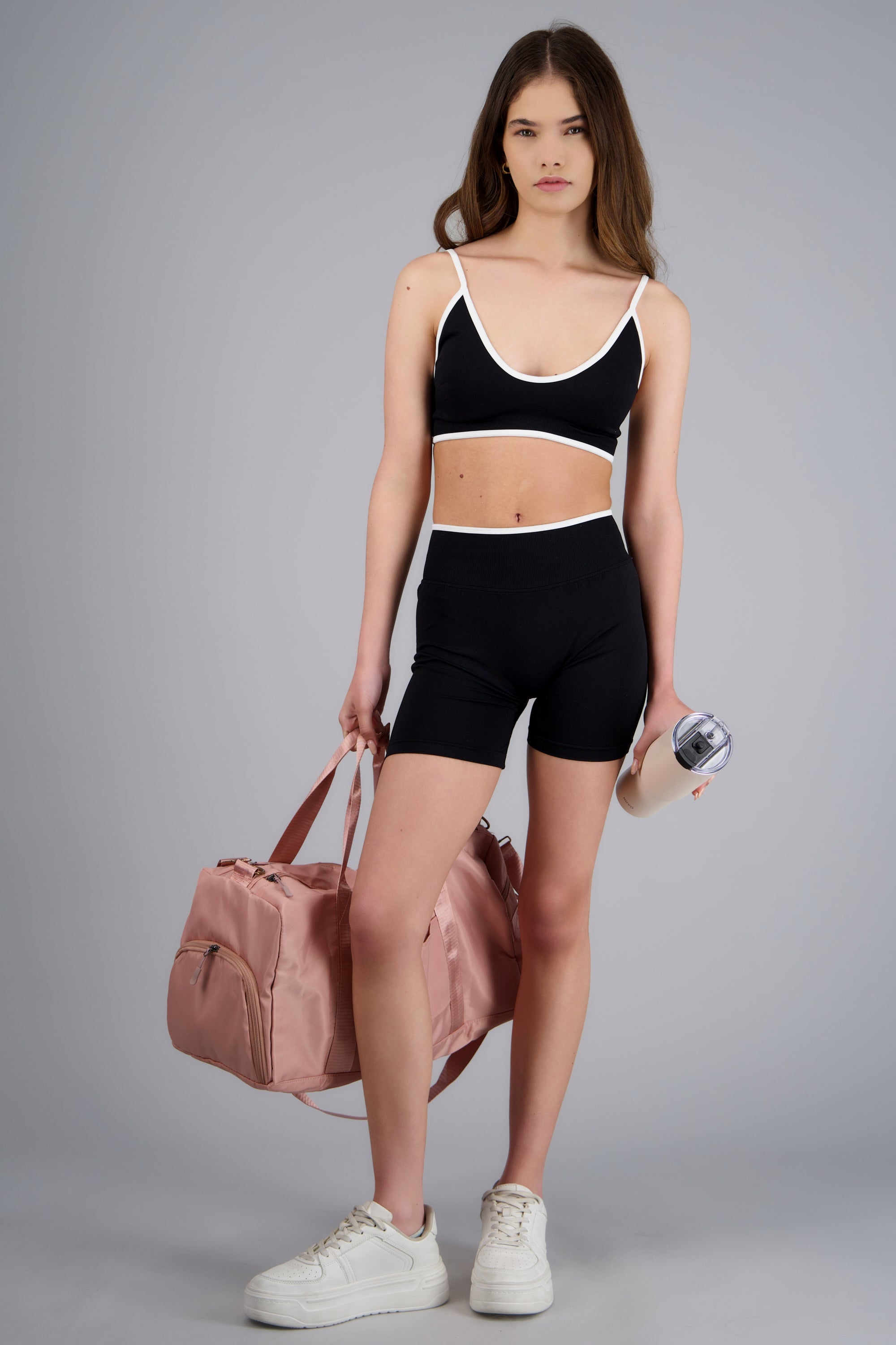 Short deportivo con frunce NEGRO