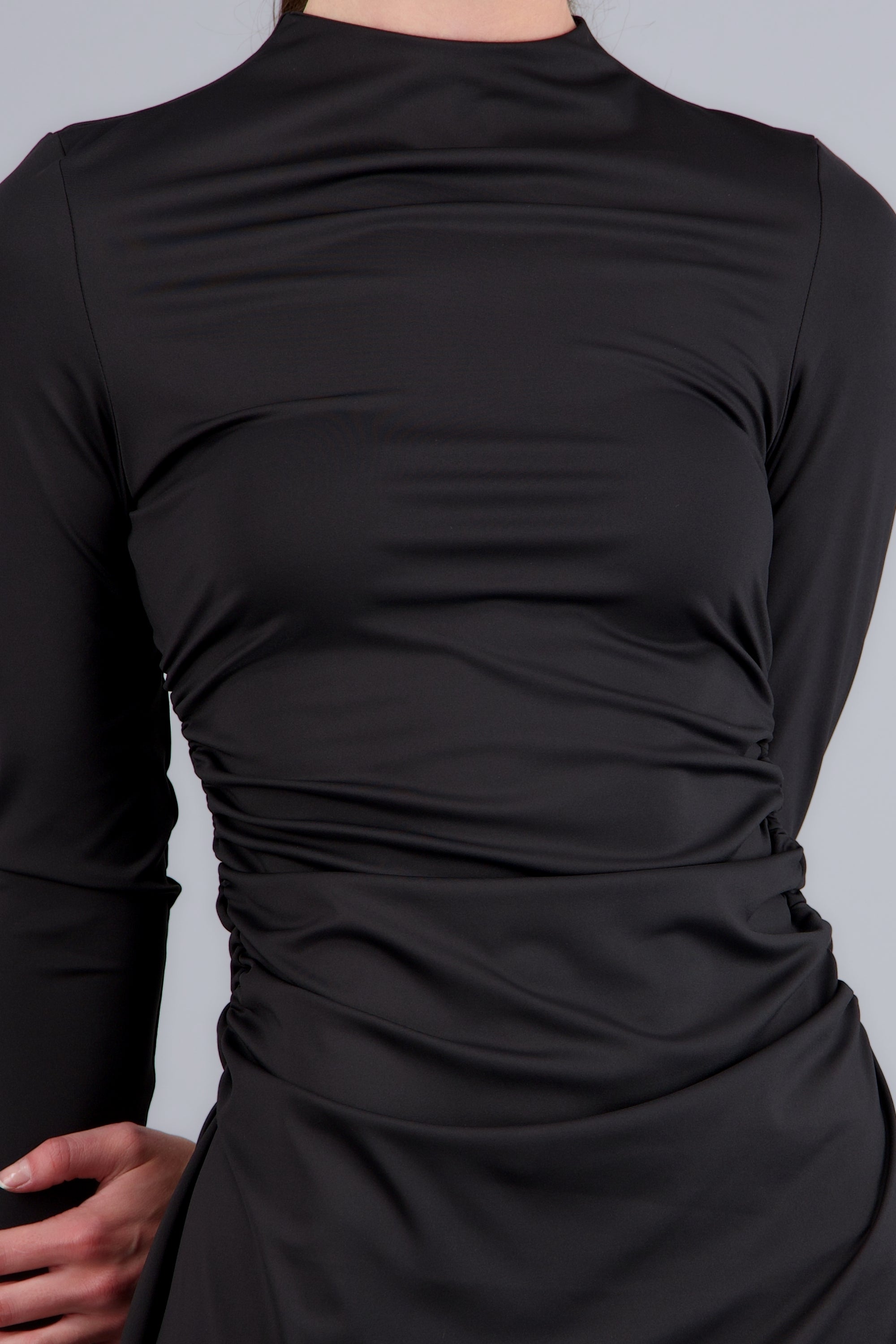 Vestido drapeado en costados manga larga NEGRO