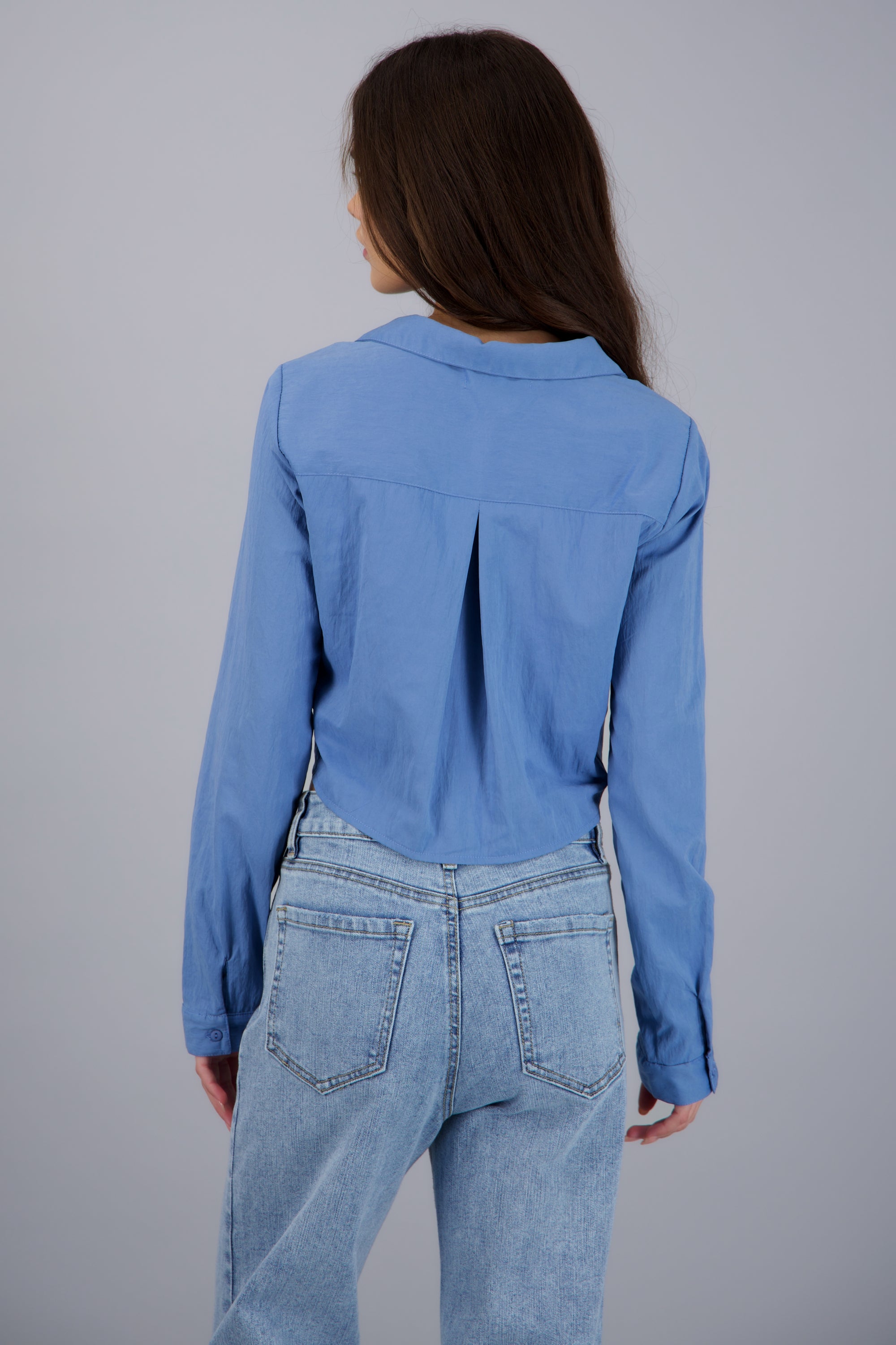 Camisa crop tela con textura AZUL