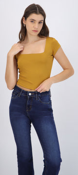Top liso escote cuadrado manga corta