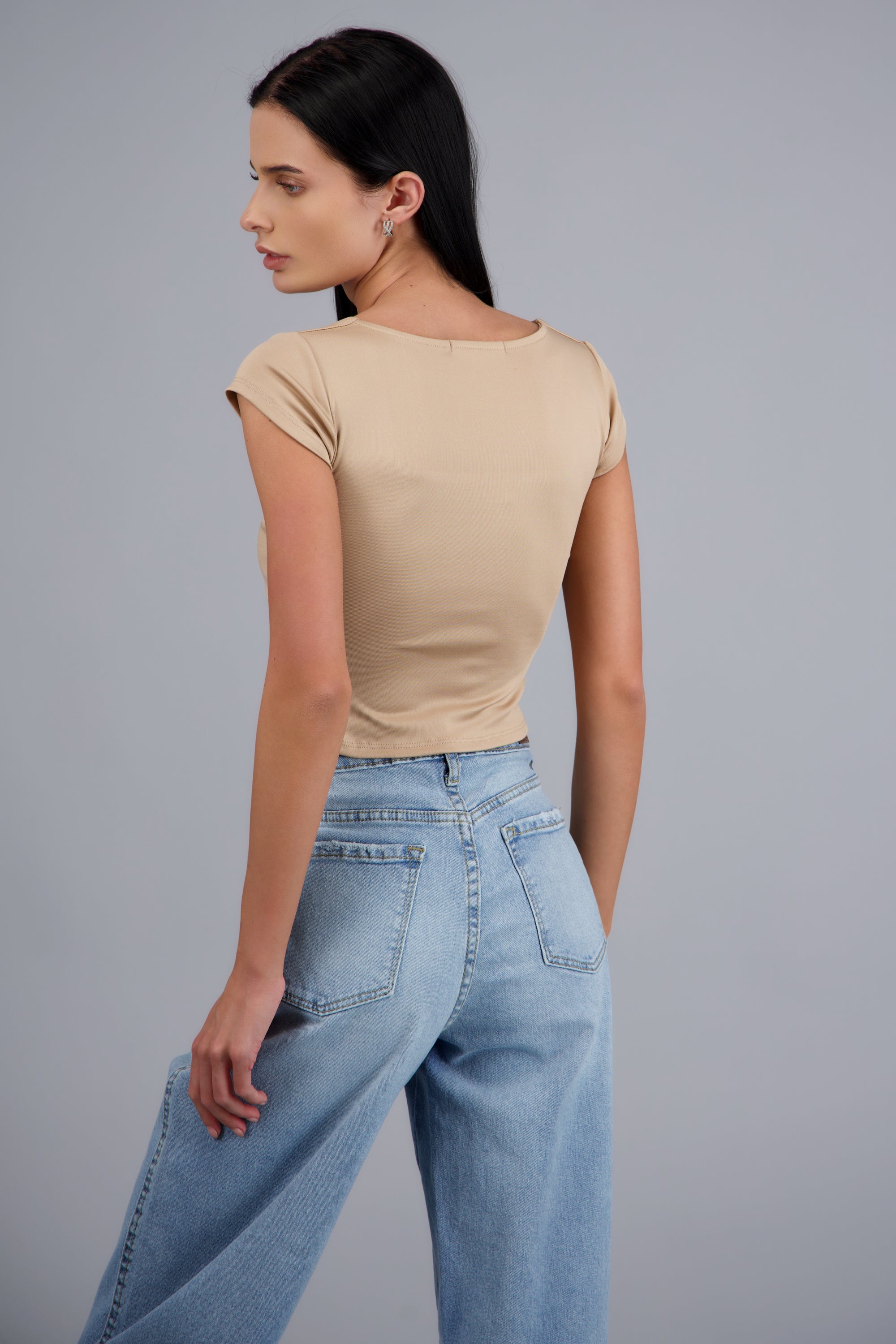 Top liso escote cuadrado manga corta ARENA