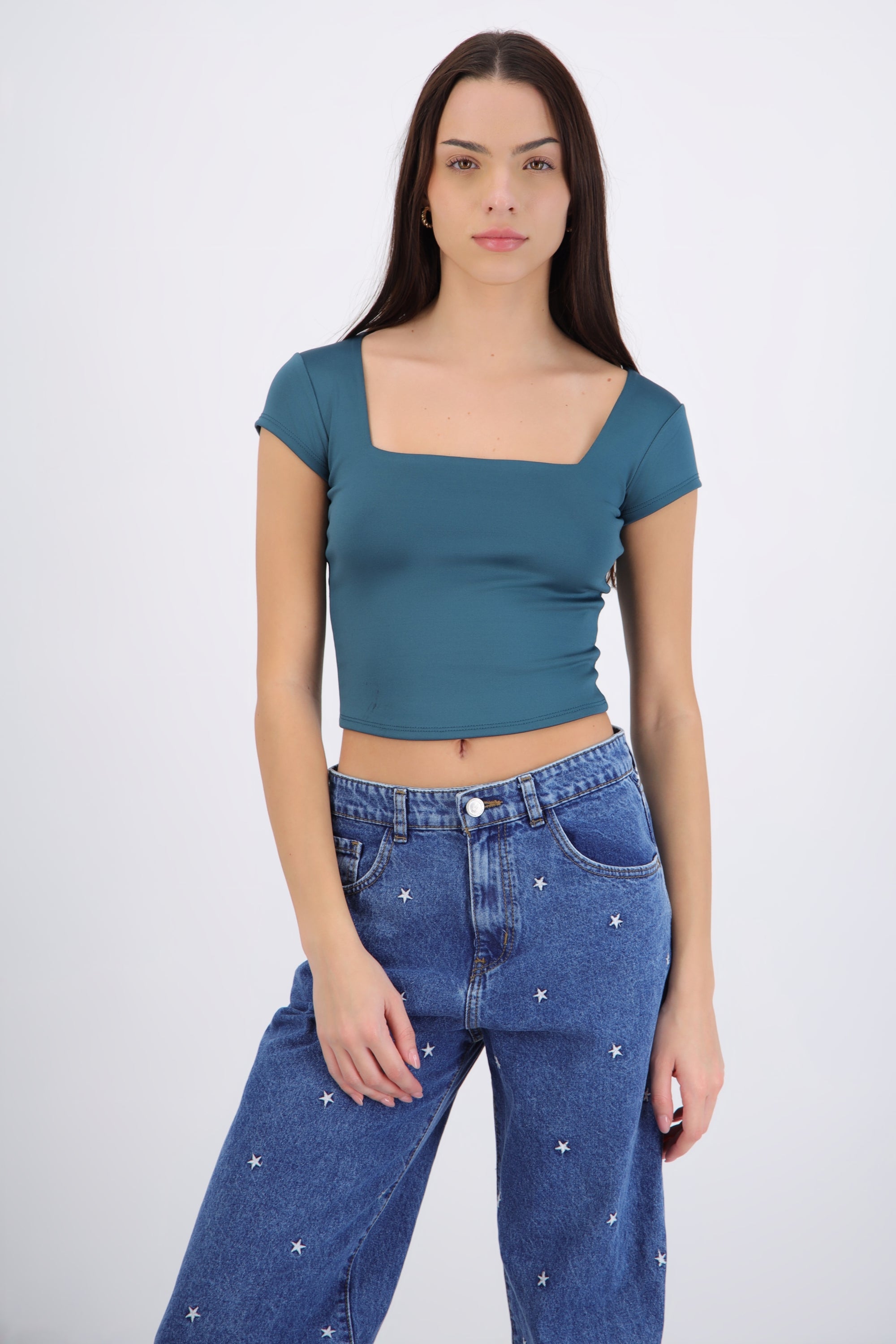 Top liso escote cuadrado manga corta