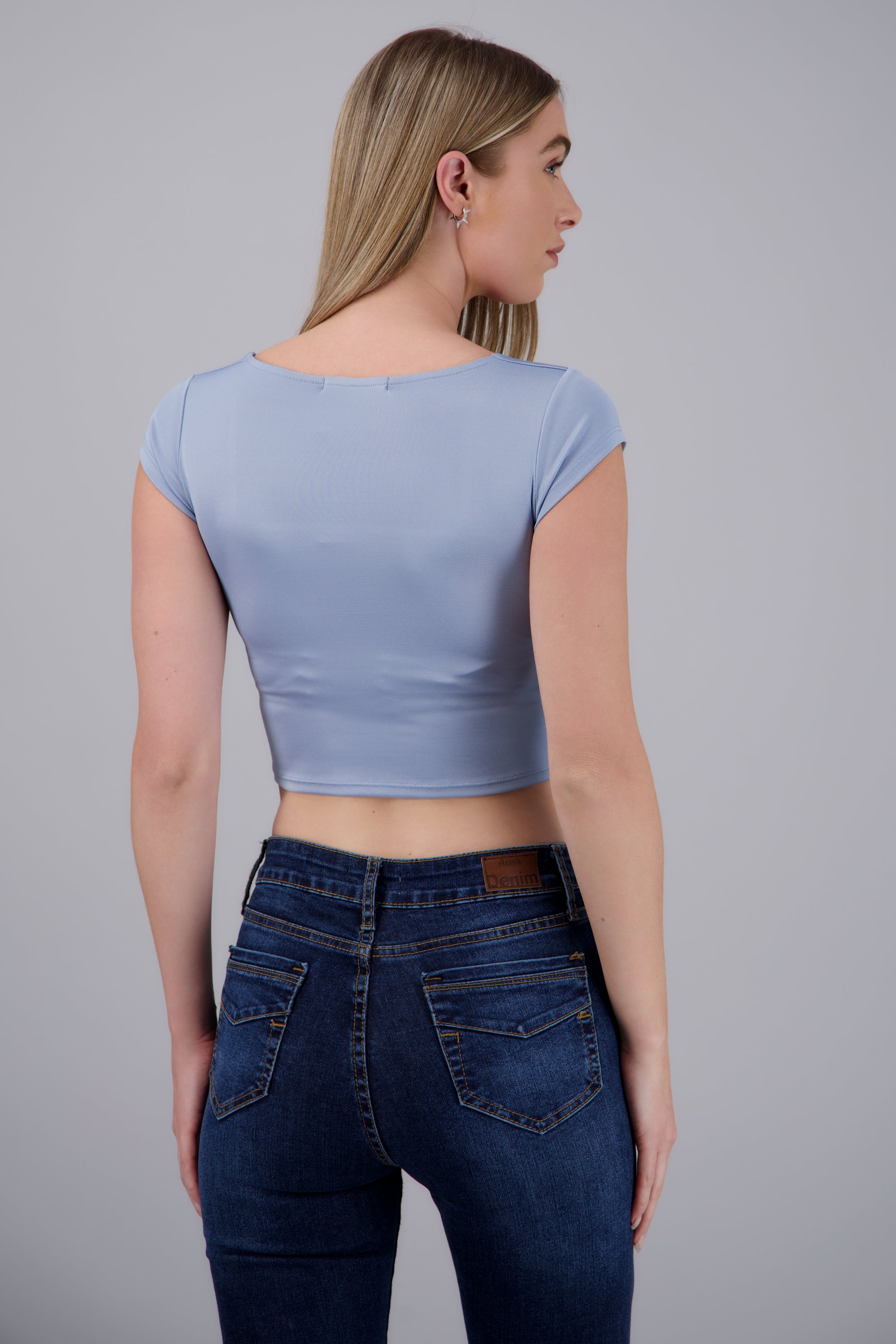 Top liso escote cuadrado manga corta AZUL PASTEL