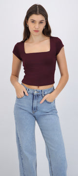 Top liso escote cuadrado manga corta