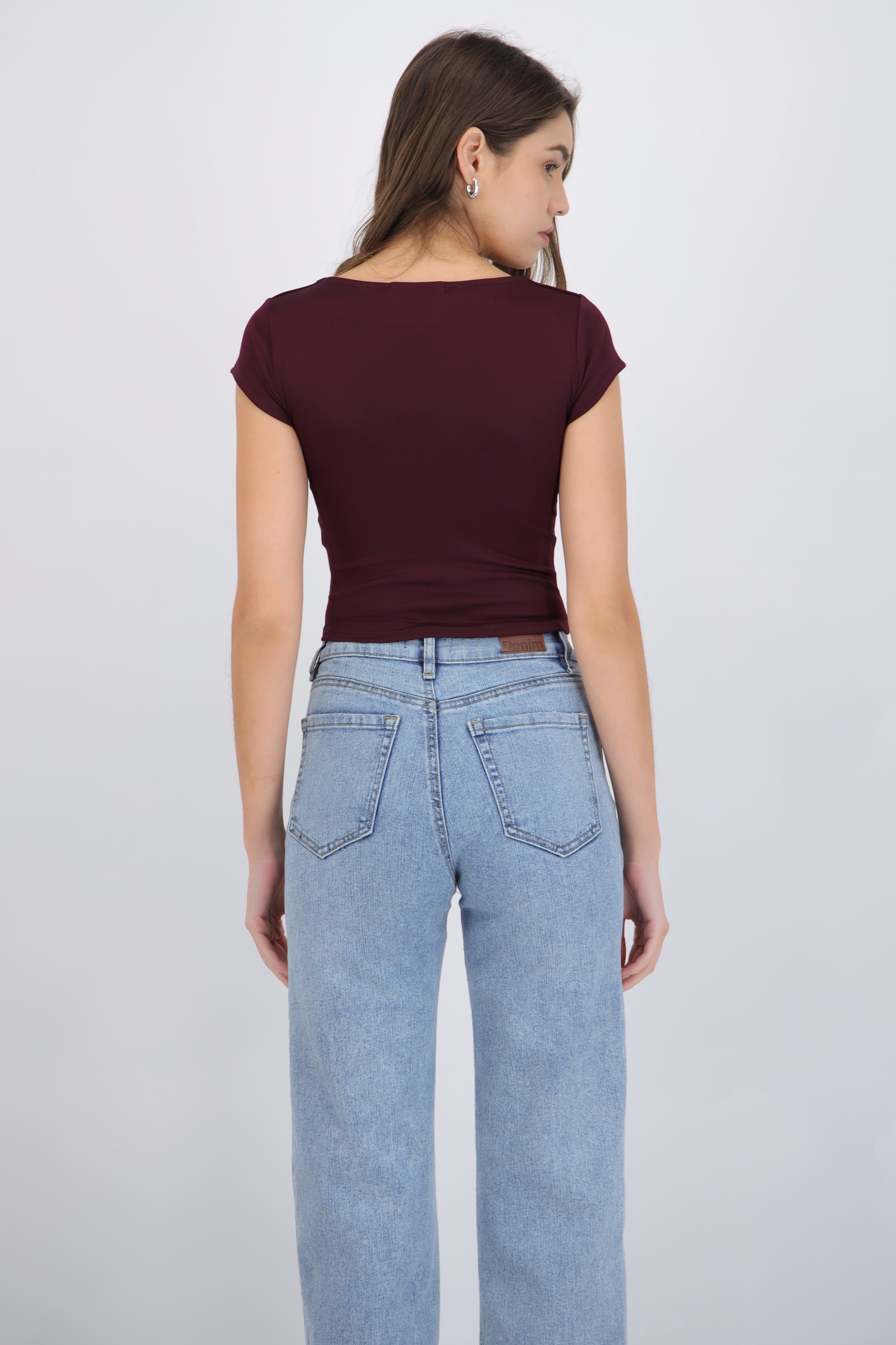 Top liso escote cuadrado manga corta