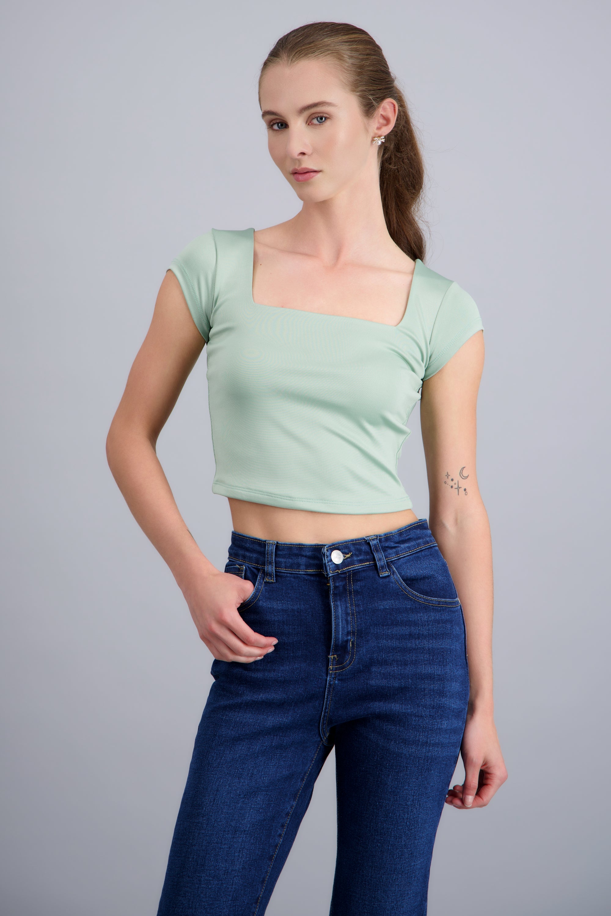 Top liso escote cuadrado manga corta VERDE CLARO