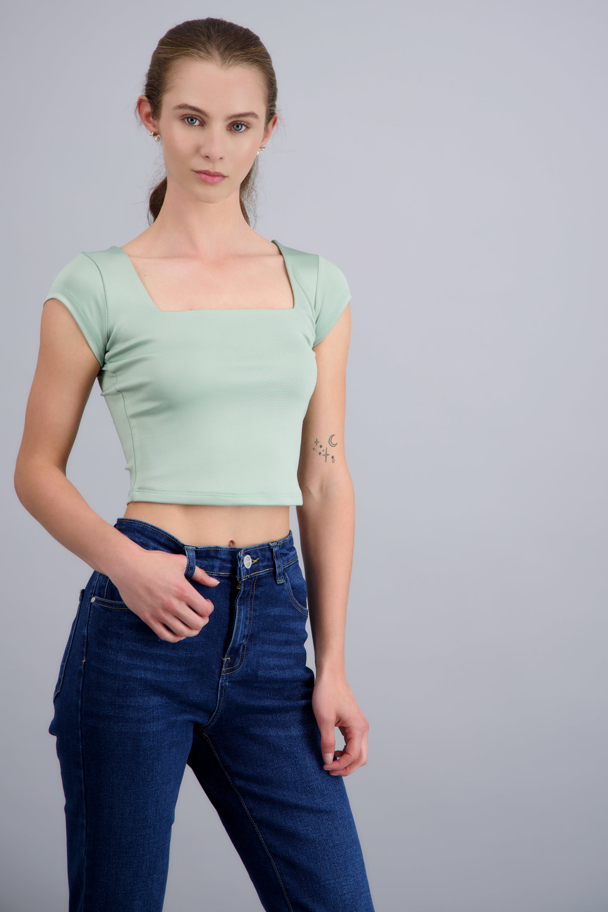 Top liso escote cuadrado manga corta VERDE CLARO