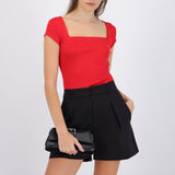 Top liso escote cuadrado manga corta