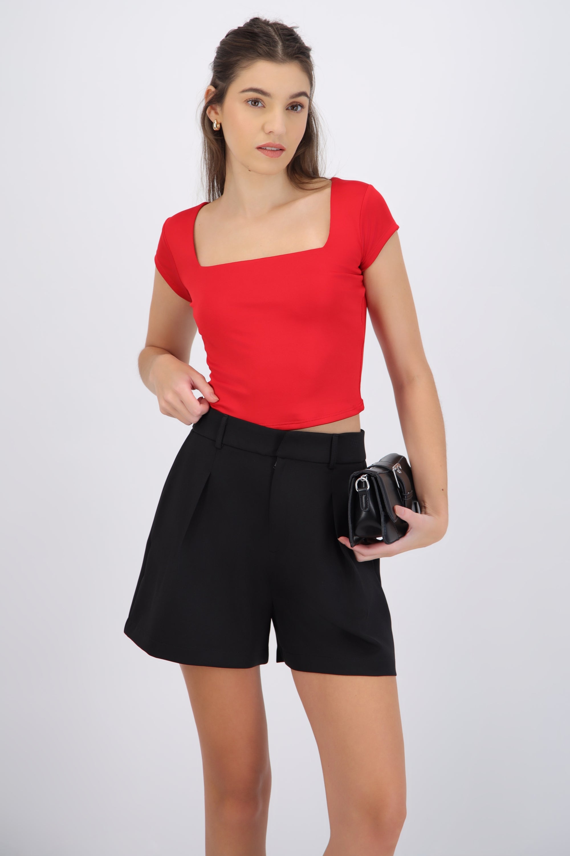 Top liso escote cuadrado manga corta