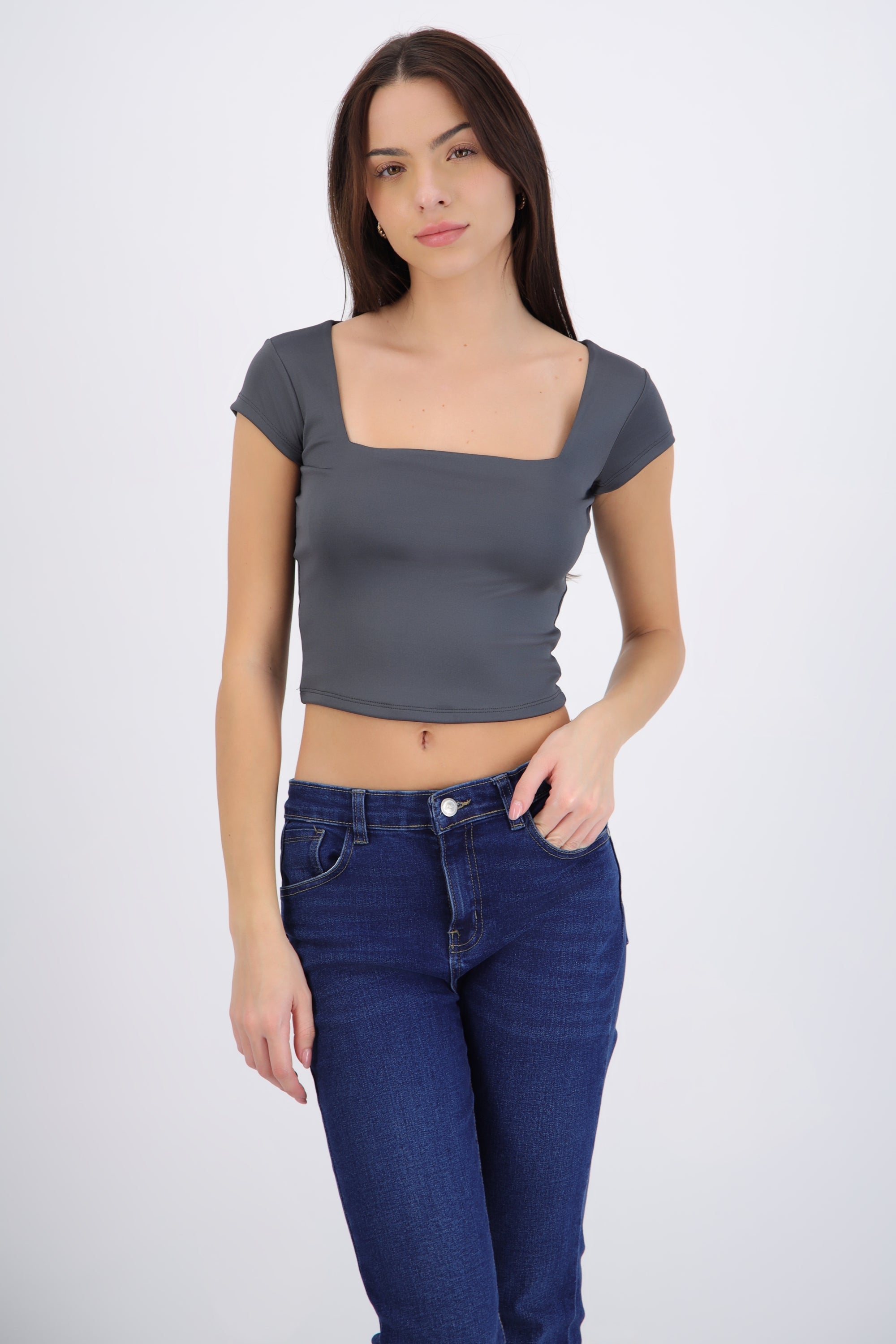 Top liso escote cuadrado manga corta