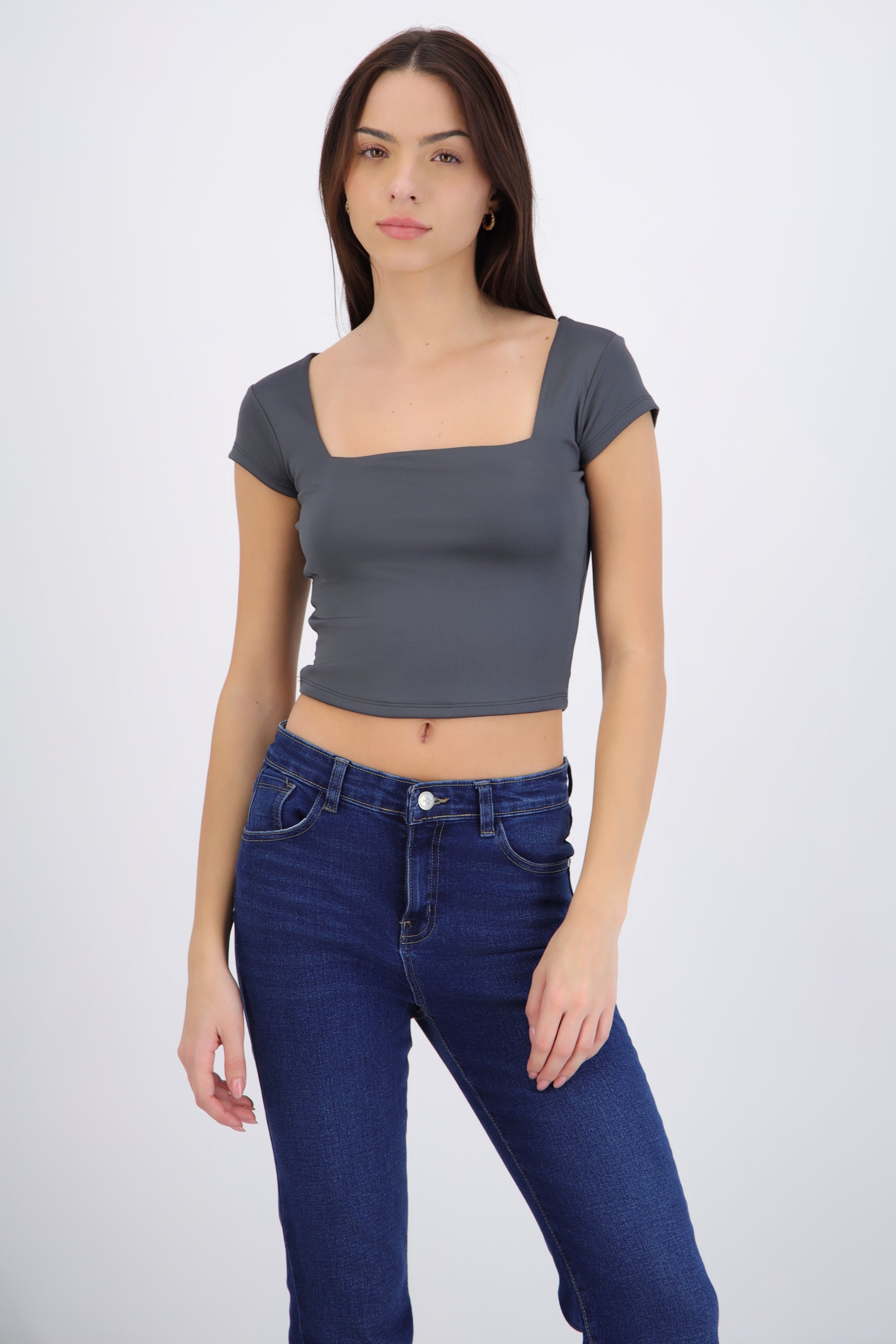 Top liso escote cuadrado manga corta