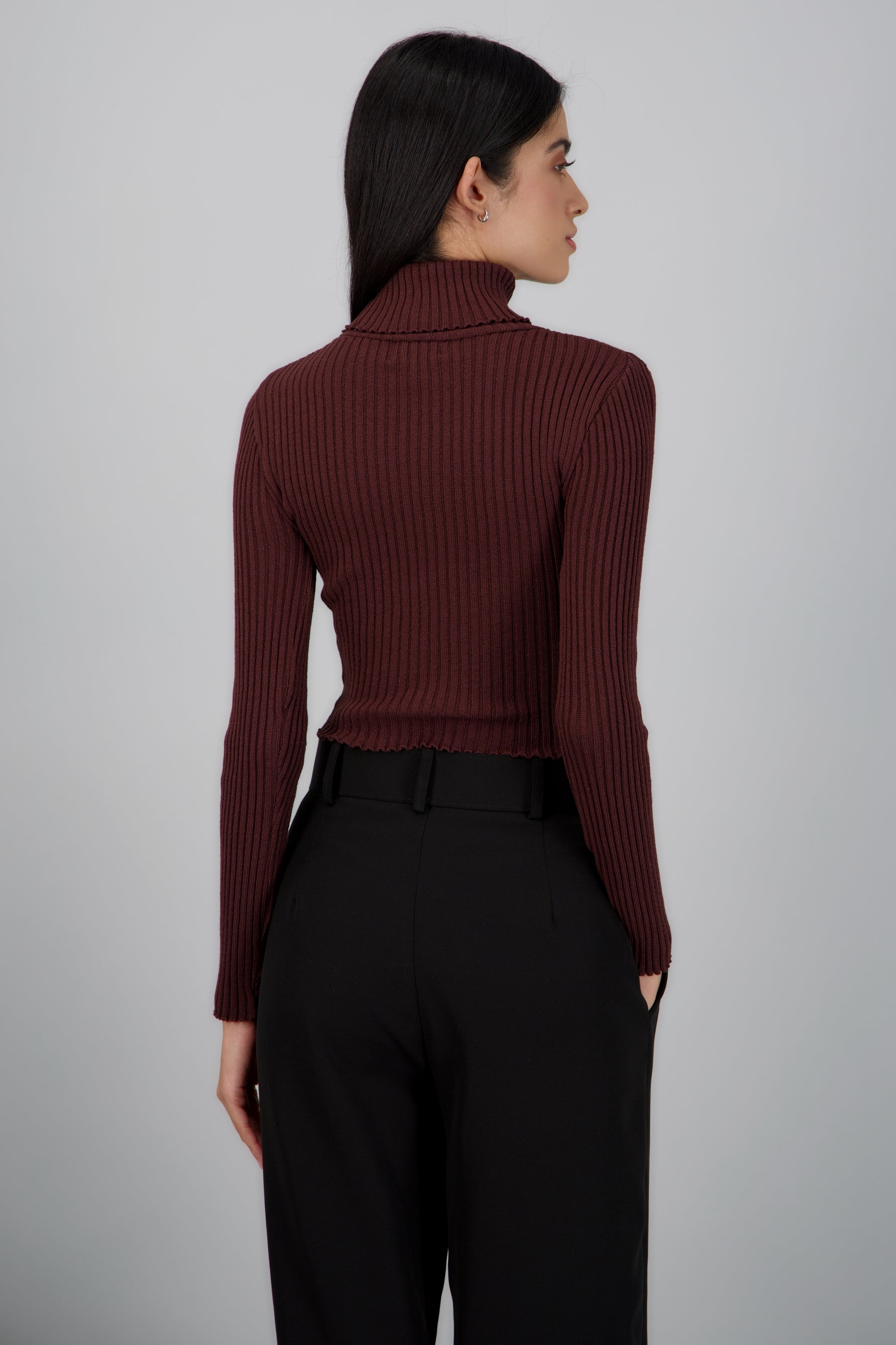 crop top cuello tortuga rib CHOCOLATE