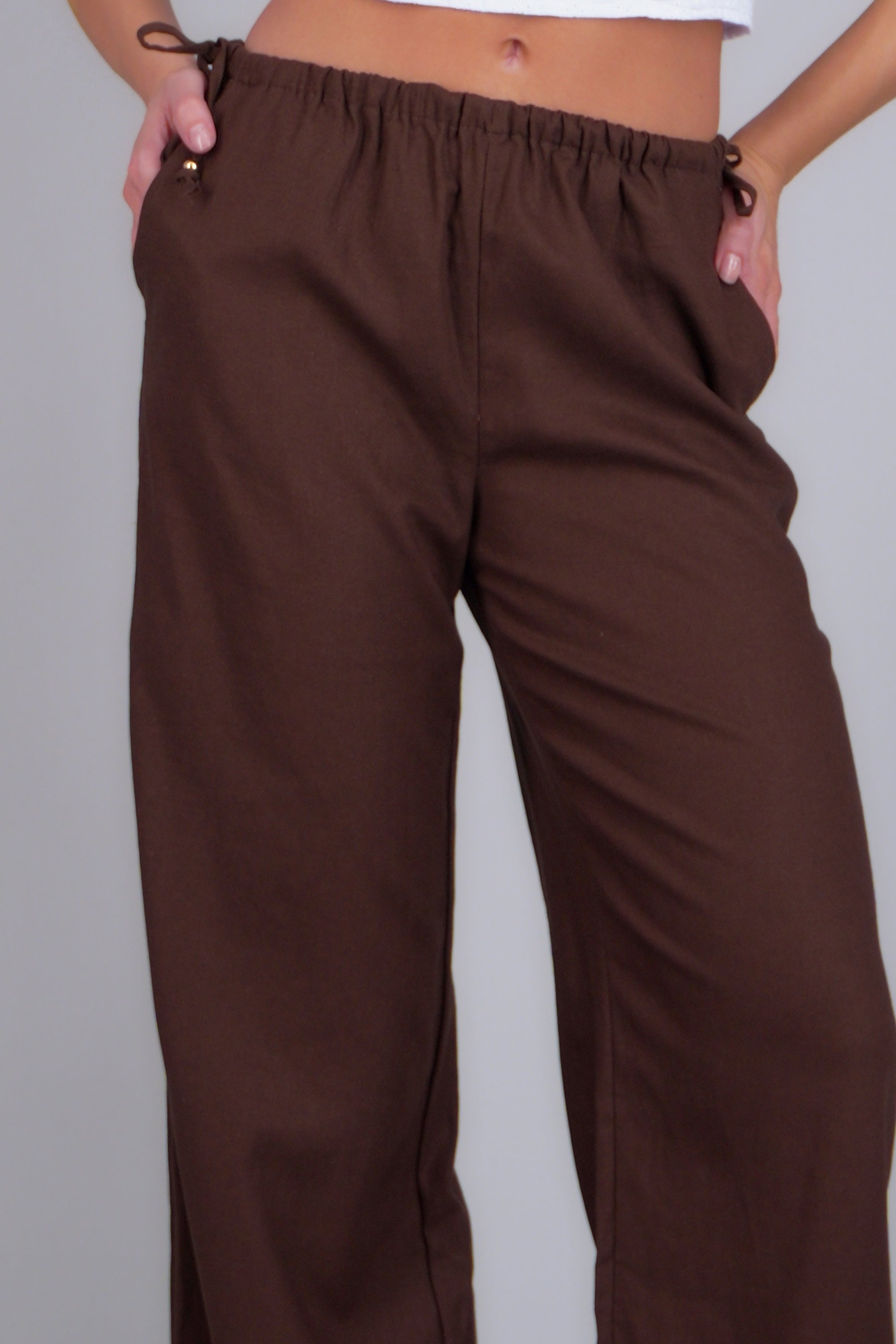 DARK BROWN