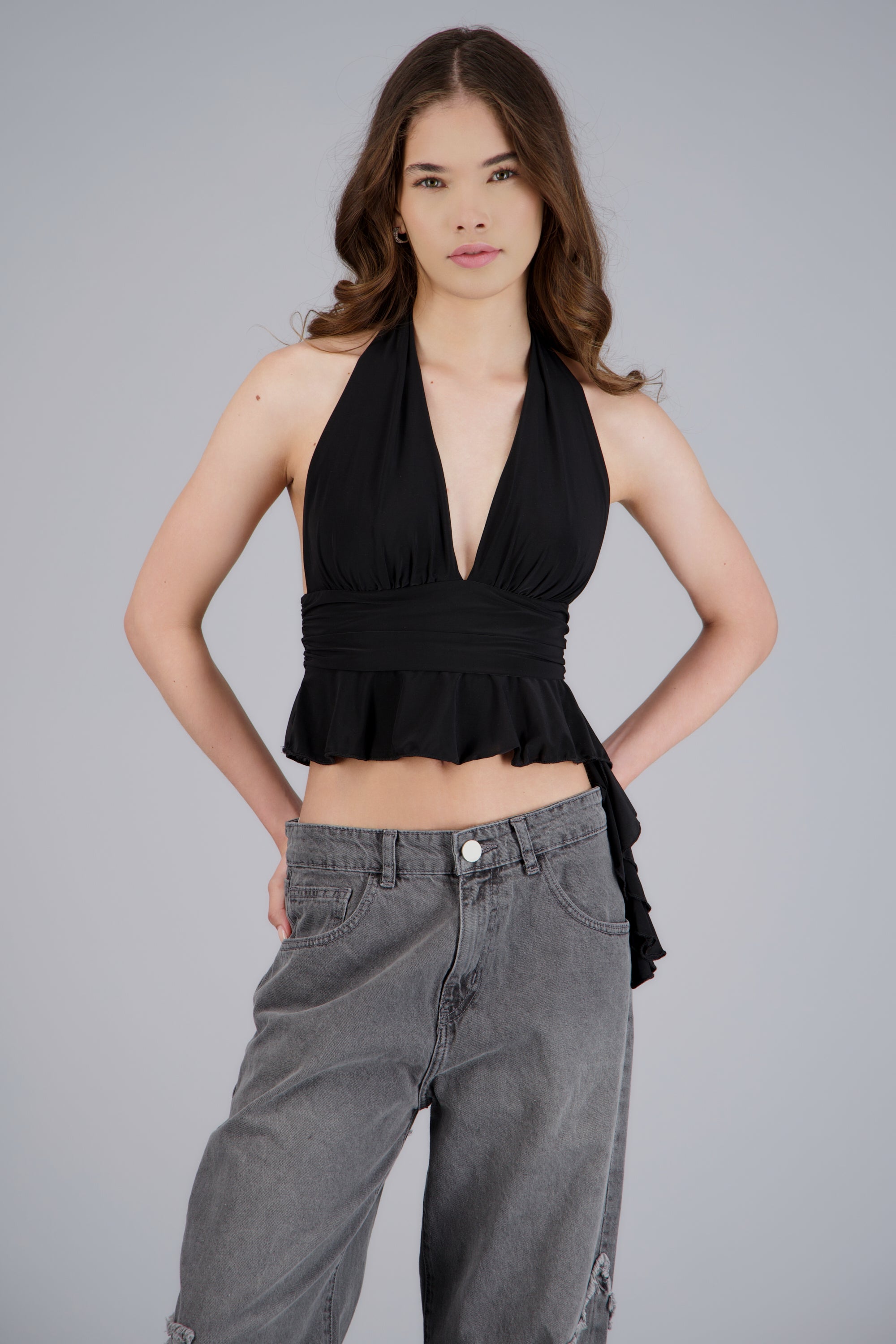 Top halter detalle olan NEGRO