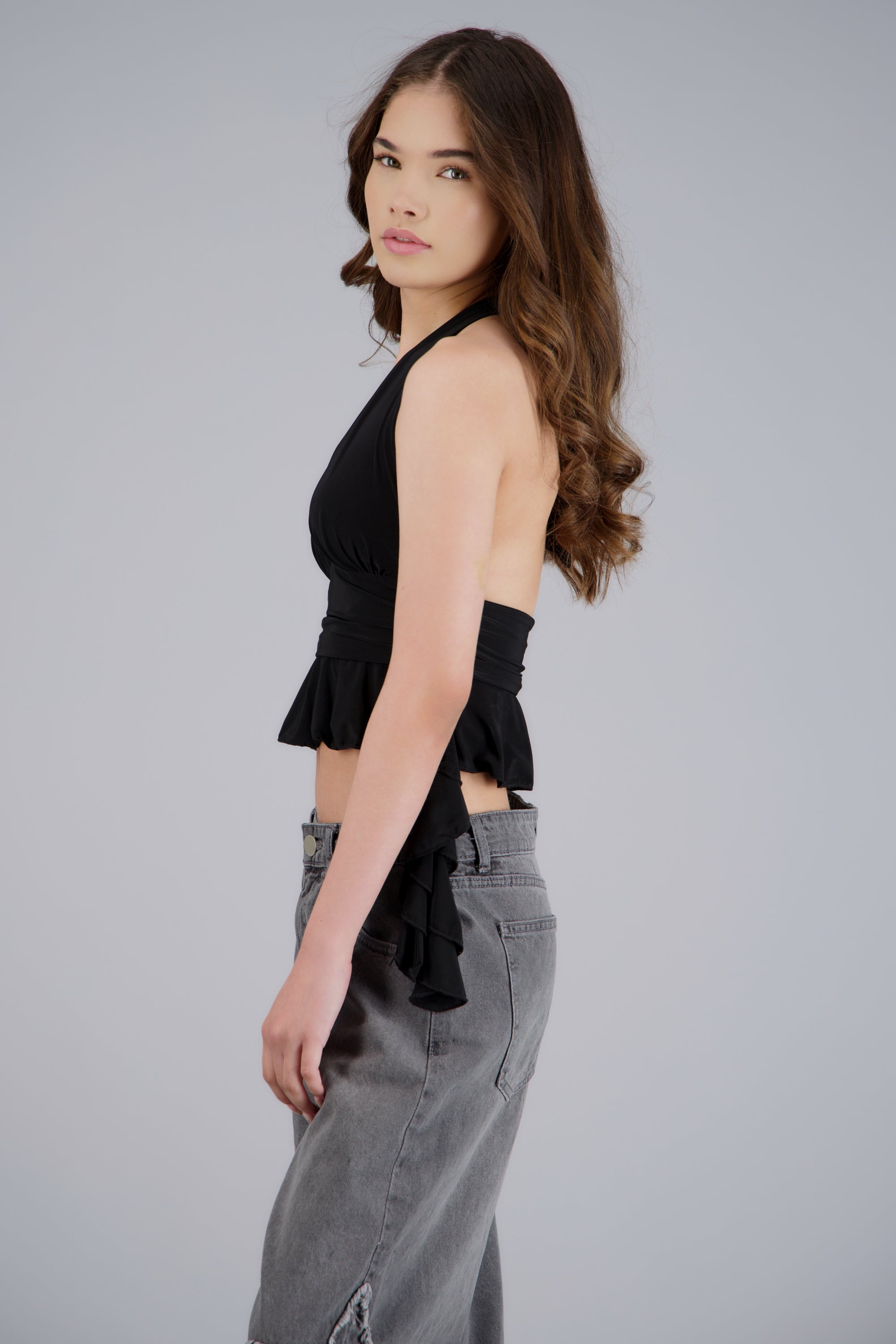 Top halter detalle olan NEGRO
