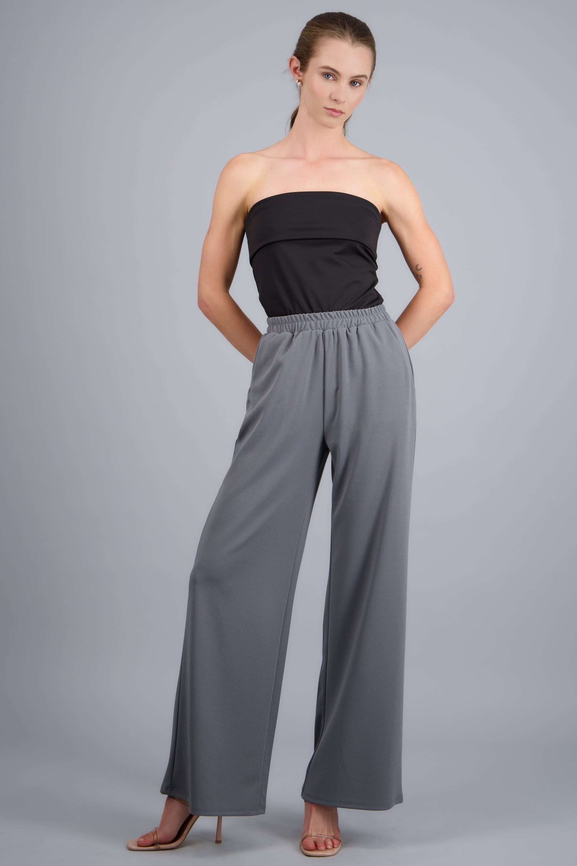 Pantalon fluido detalle resorte GRIS