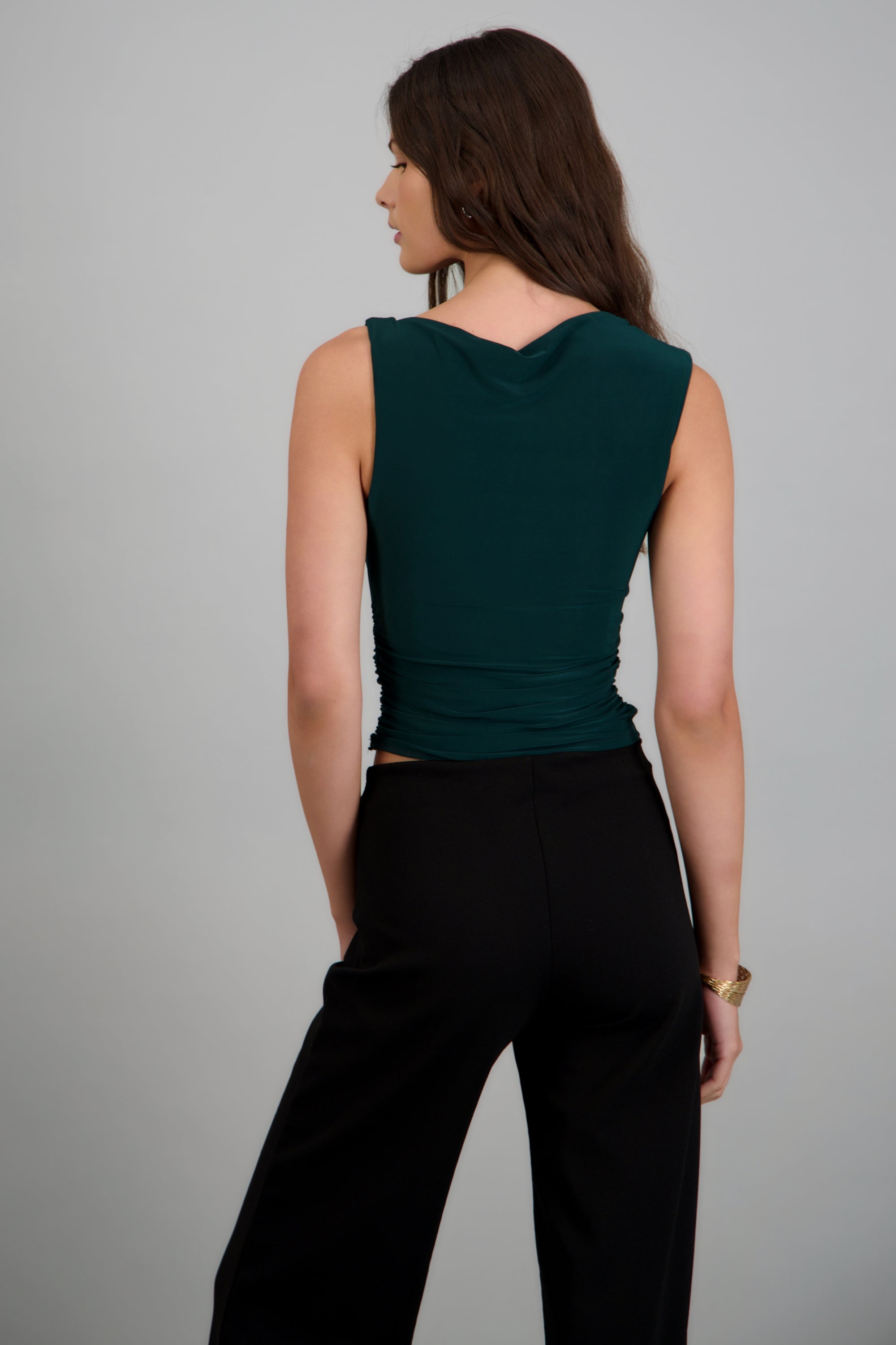 Top drapeado detalle argolla VERDE CAZADOR