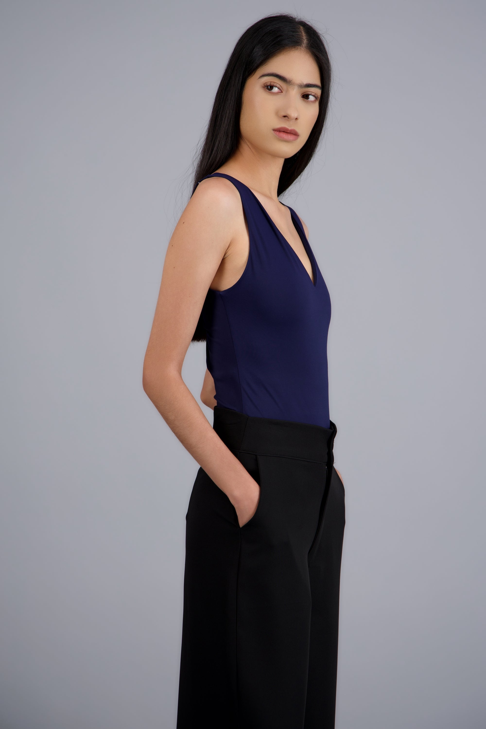 Bodysuit escote V liso MARINO