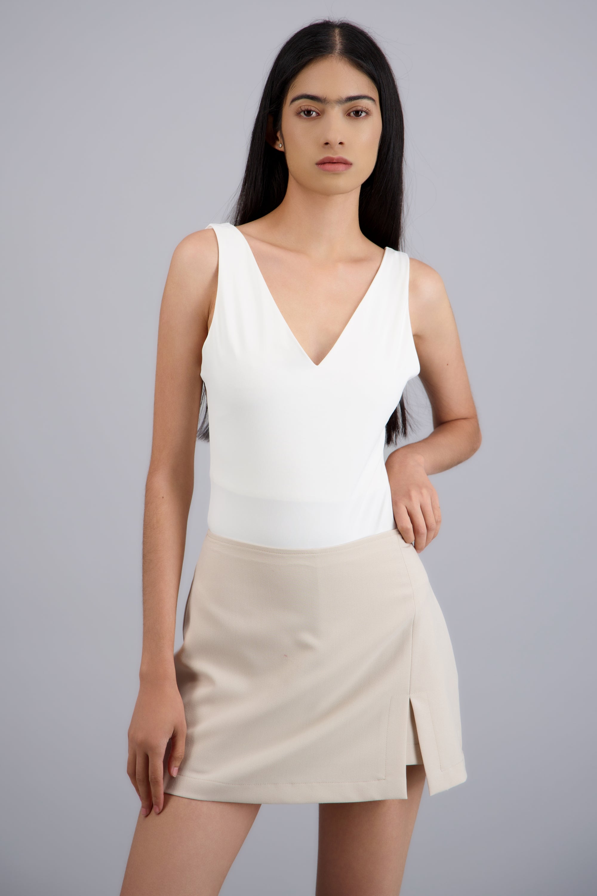 Bodysuit escote V liso HUESO